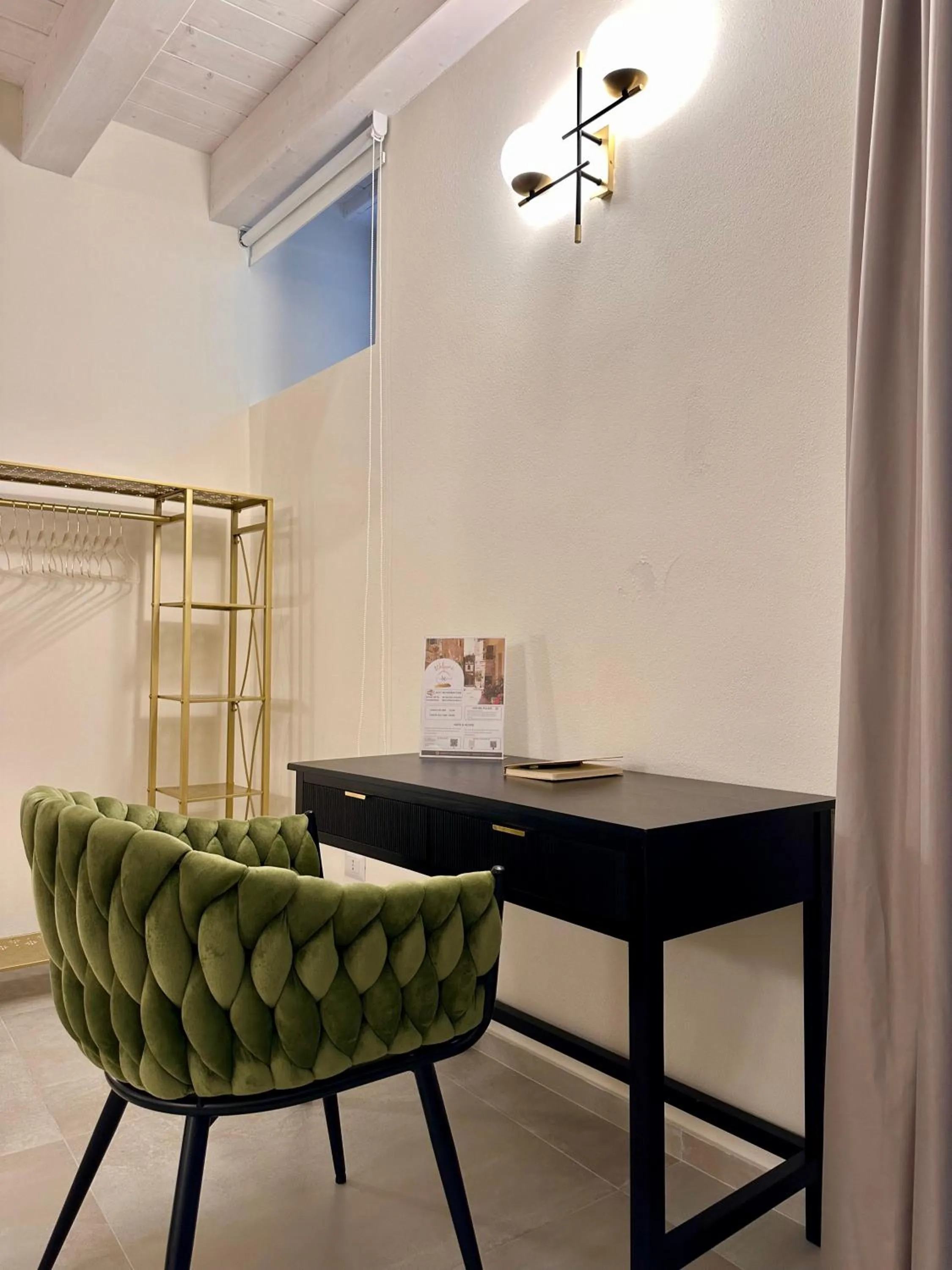 Decorative detail, Bed in B&B re apartments Palazzo Muscati