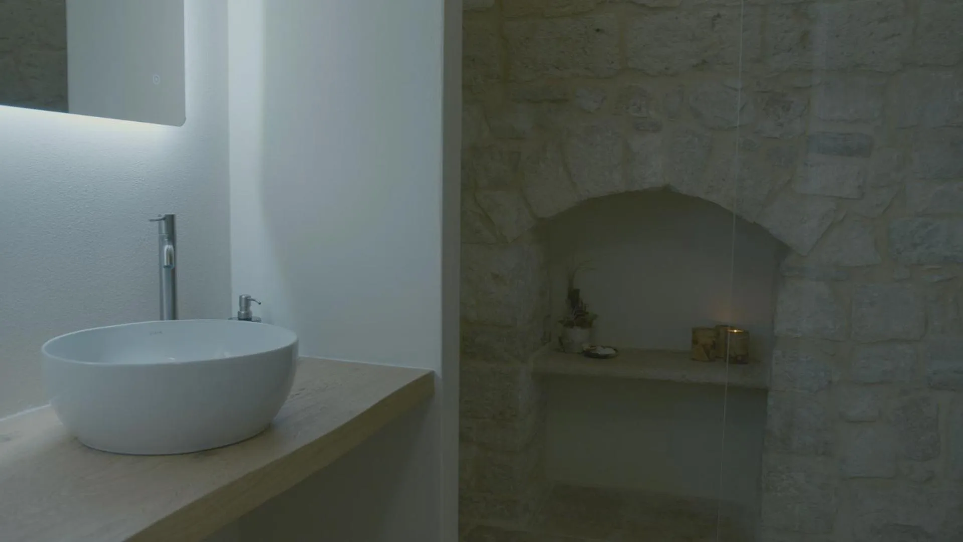 Shower in B&B re apartments Palazzo Muscati