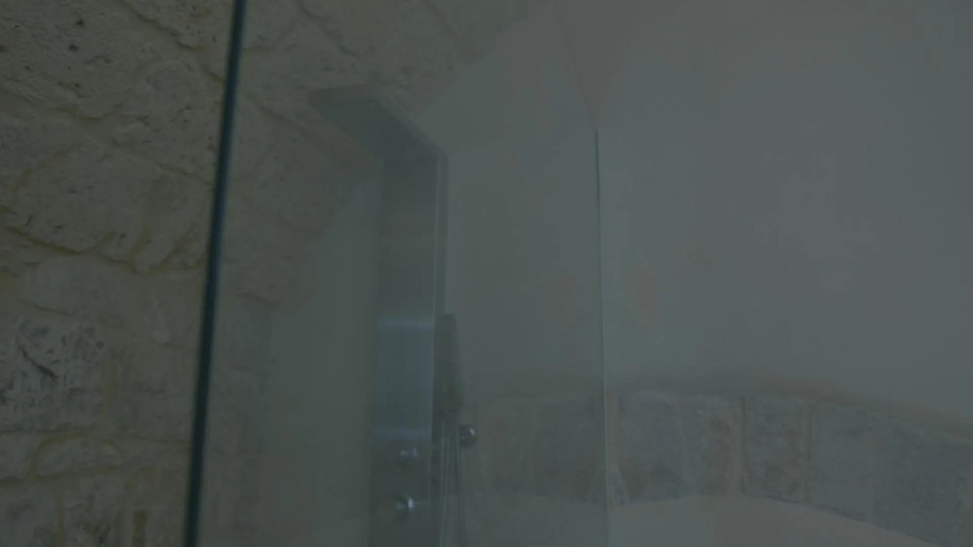 Shower in B&B re apartments Palazzo Muscati