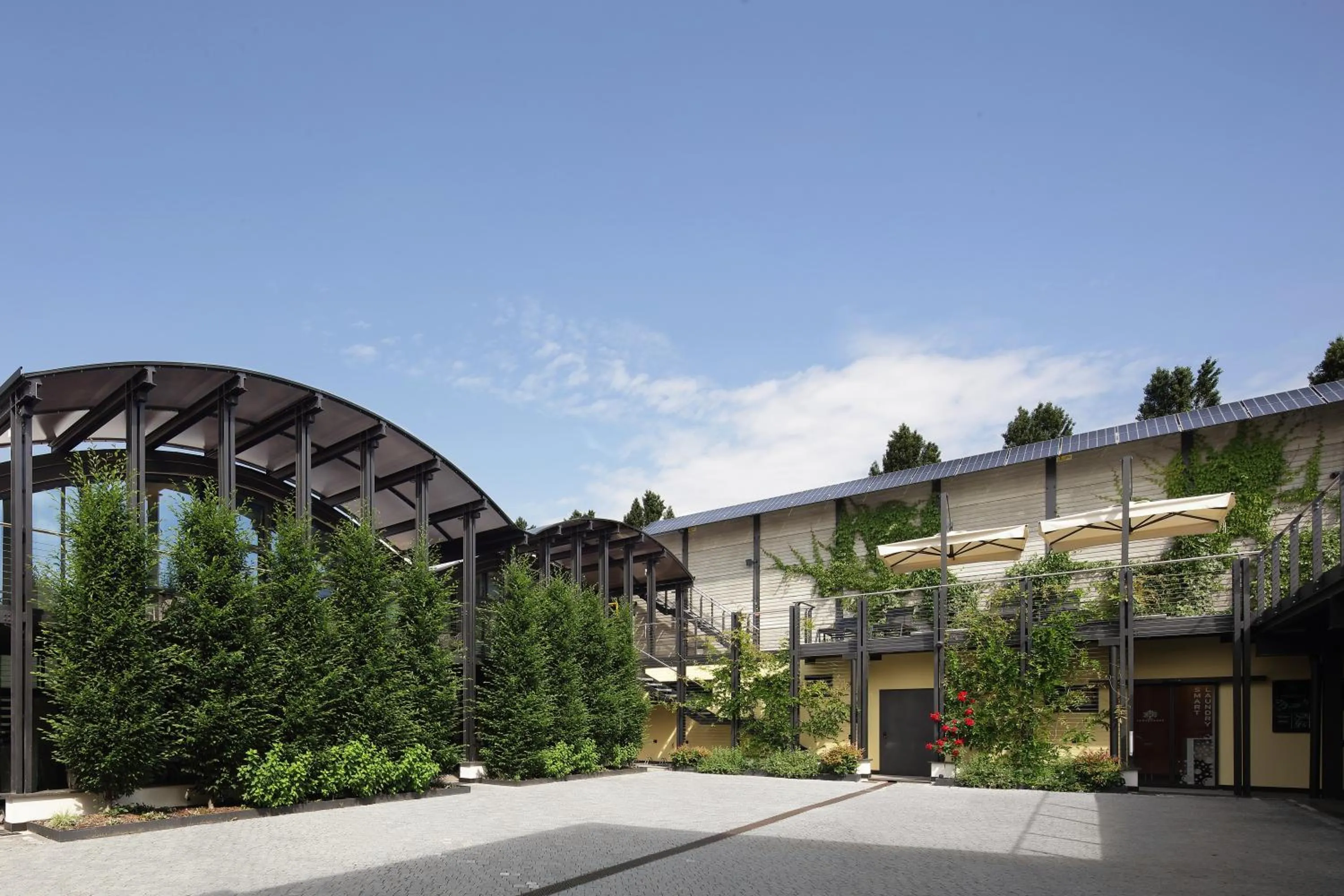 Property building in VERSOVERDE HOTEL Alzaia Naviglio Grande