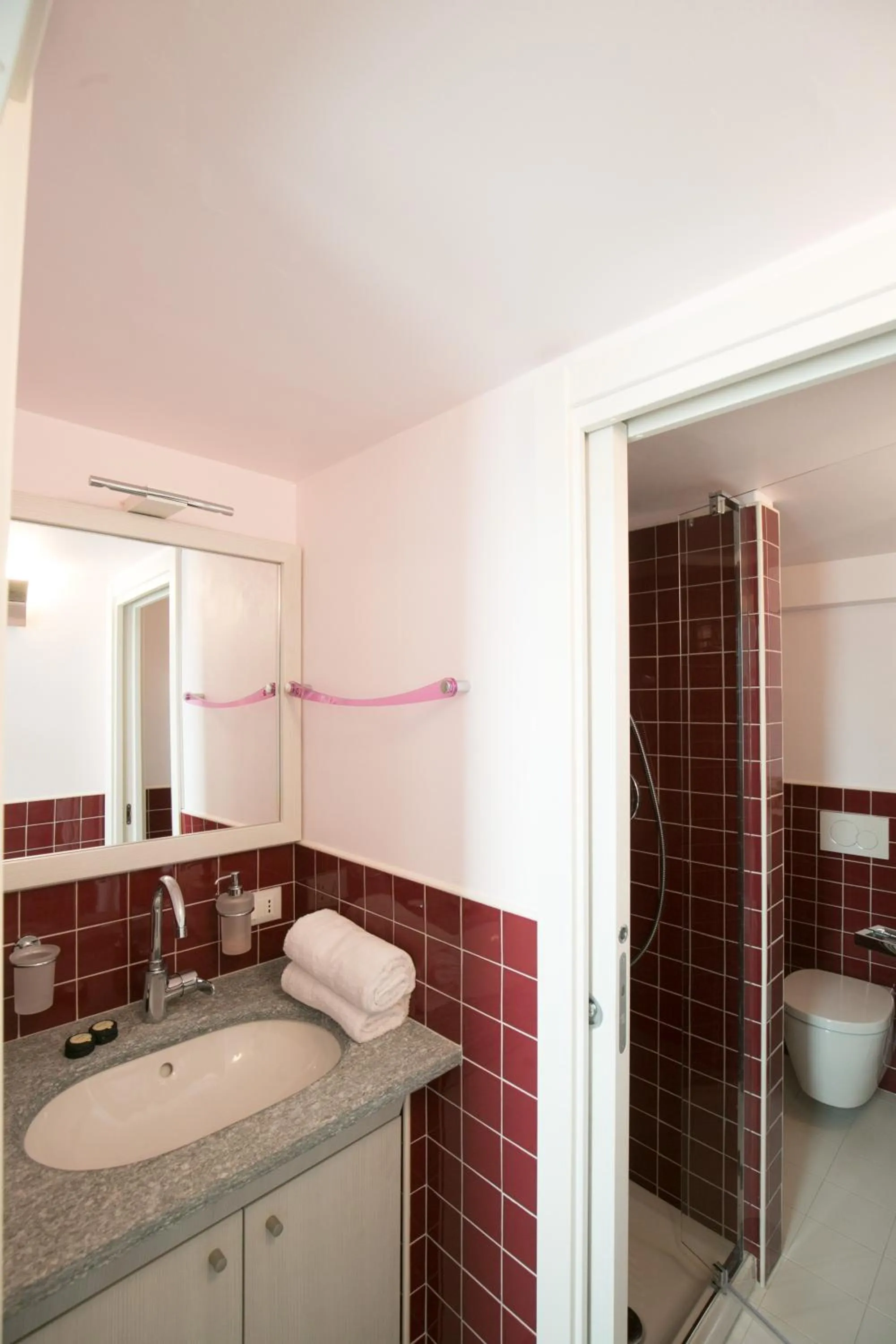 Bathroom in VERSOVERDE HOTEL Alzaia Naviglio Grande