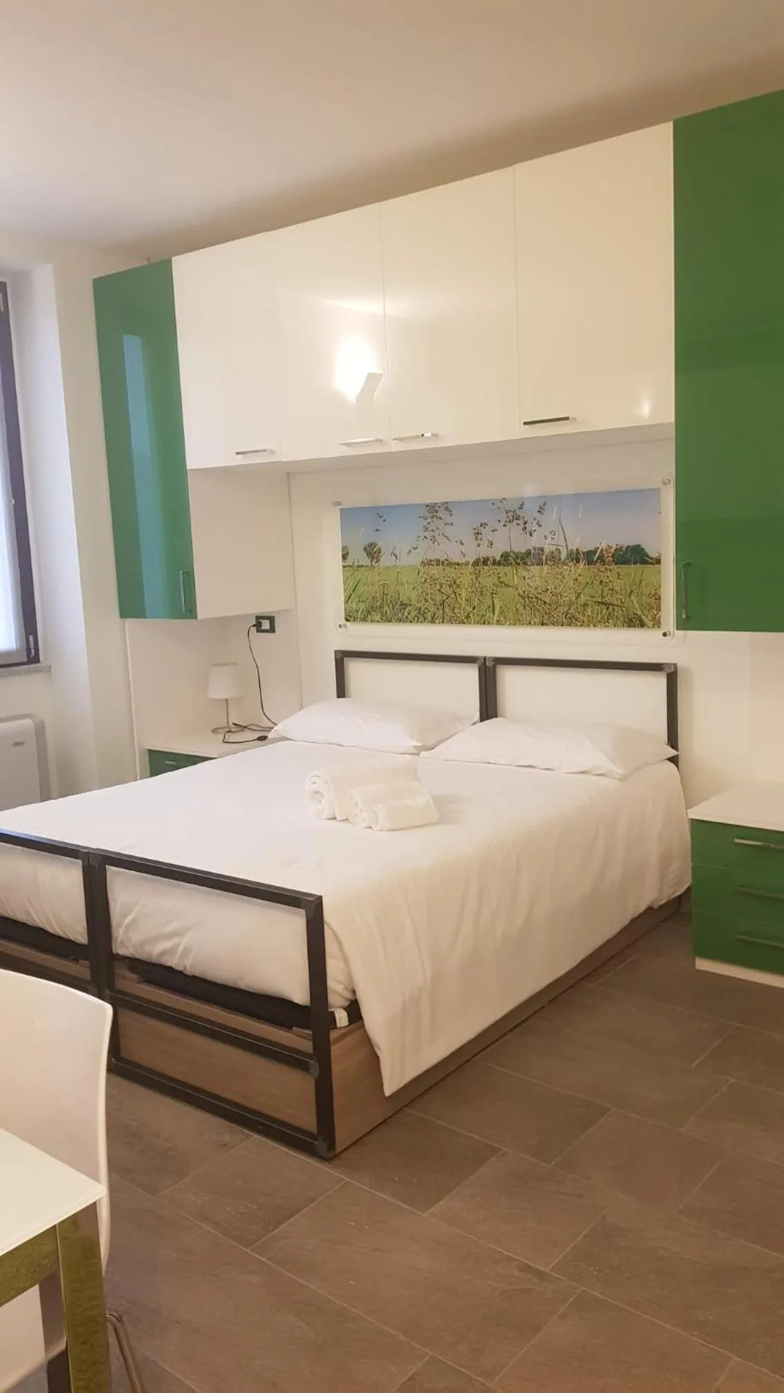 Bed in VERSOVERDE HOTEL Alzaia Naviglio Grande