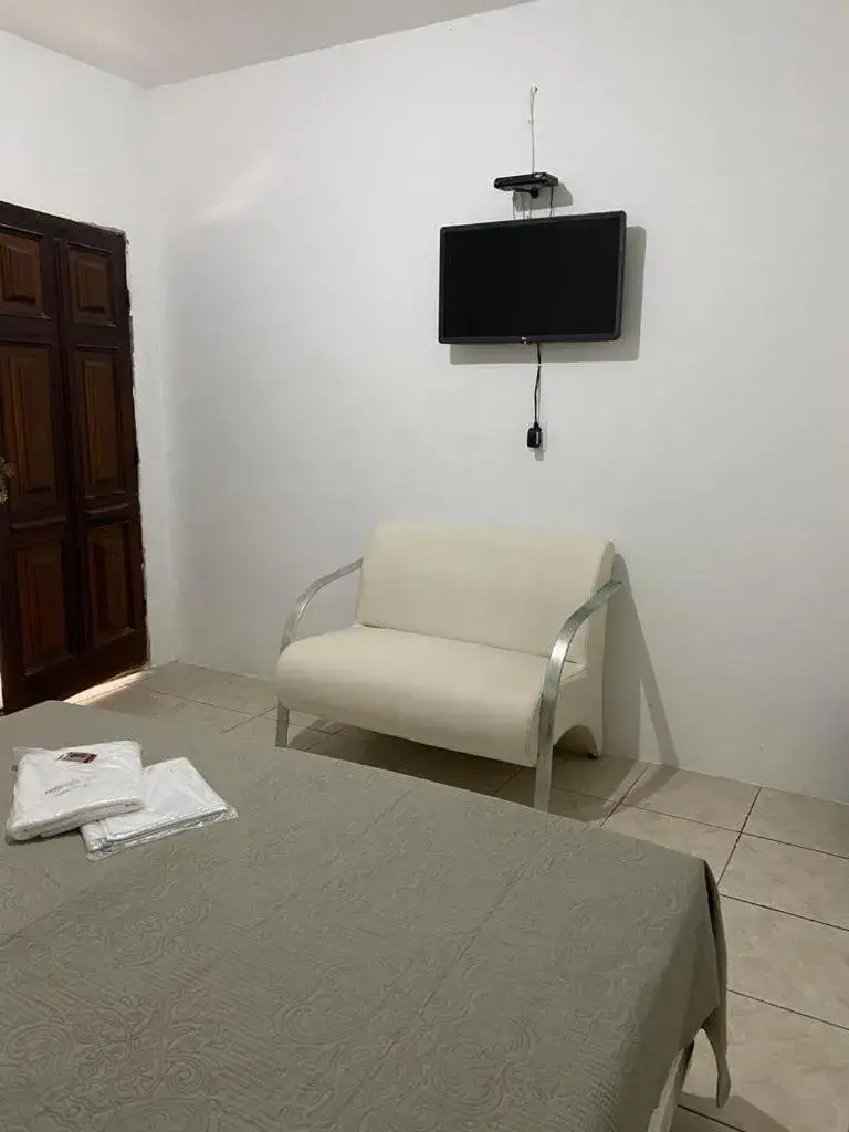Economy Triple Room in Pousada El Shaddai Economy Triple Room in Pousada El Shaddai