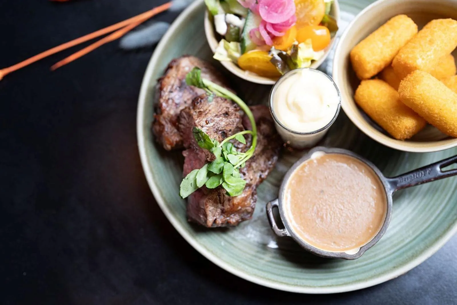 Restaurant/places to eat in Hotel Vé