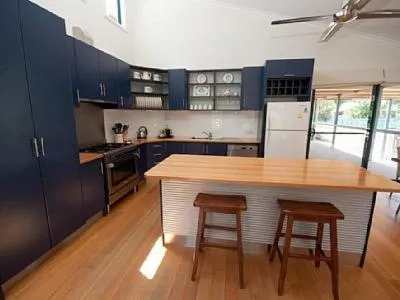 Cambroe - Spacious Family Retreat