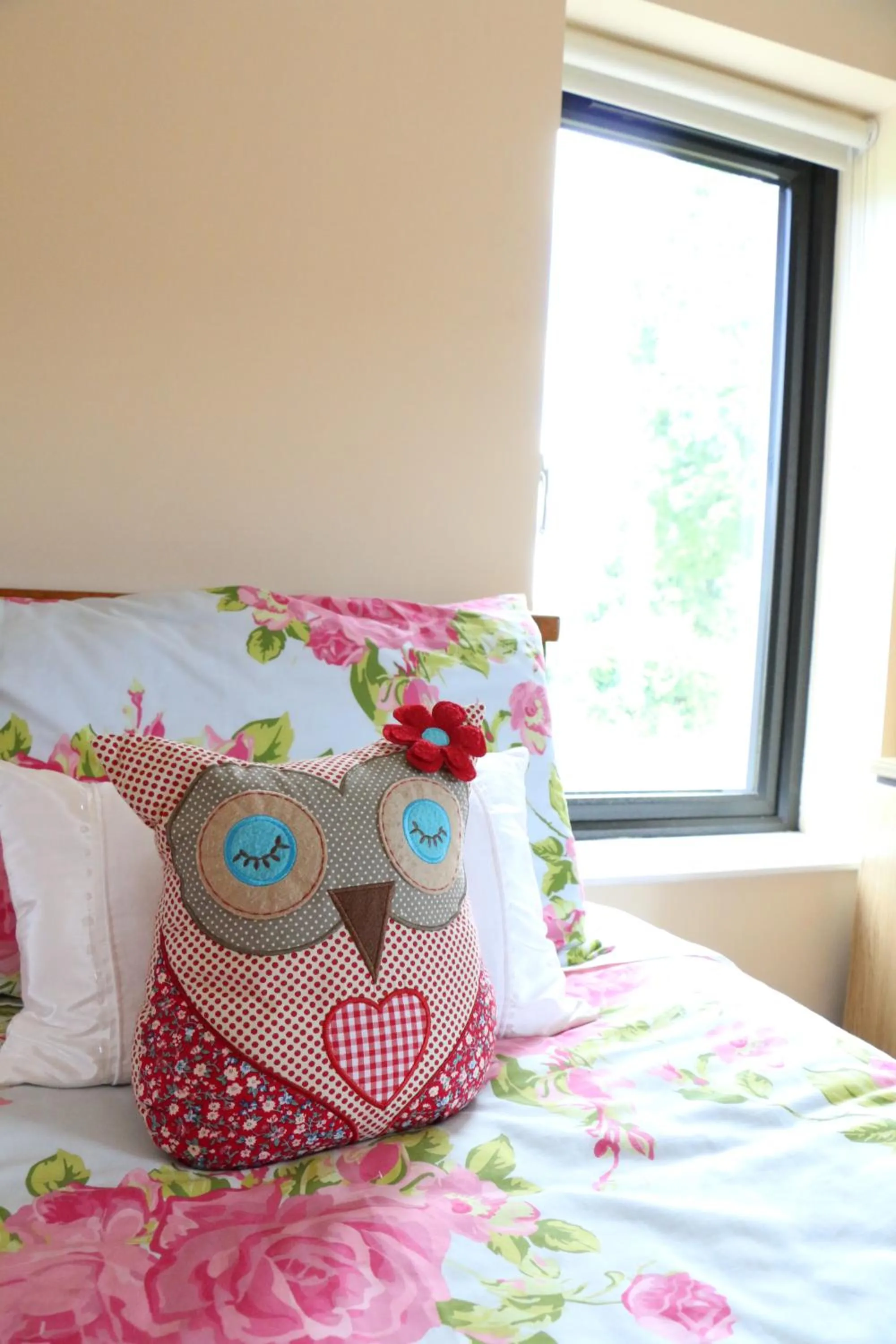 Bed in Emy Lakehouse - near Castle Leslie, Glaslough