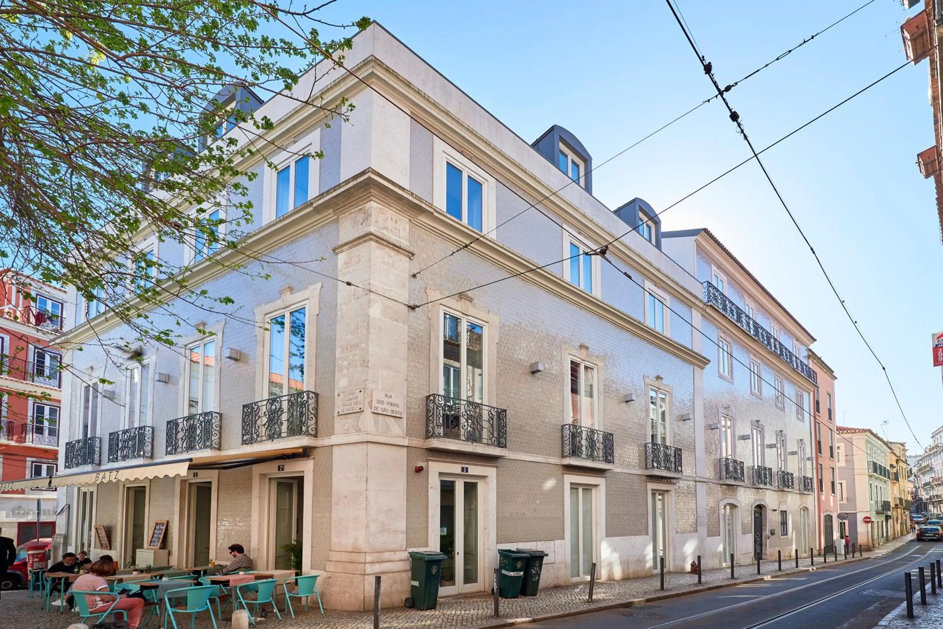 Facade/entrance in Lisbon Five Stars Apartments Combro 7