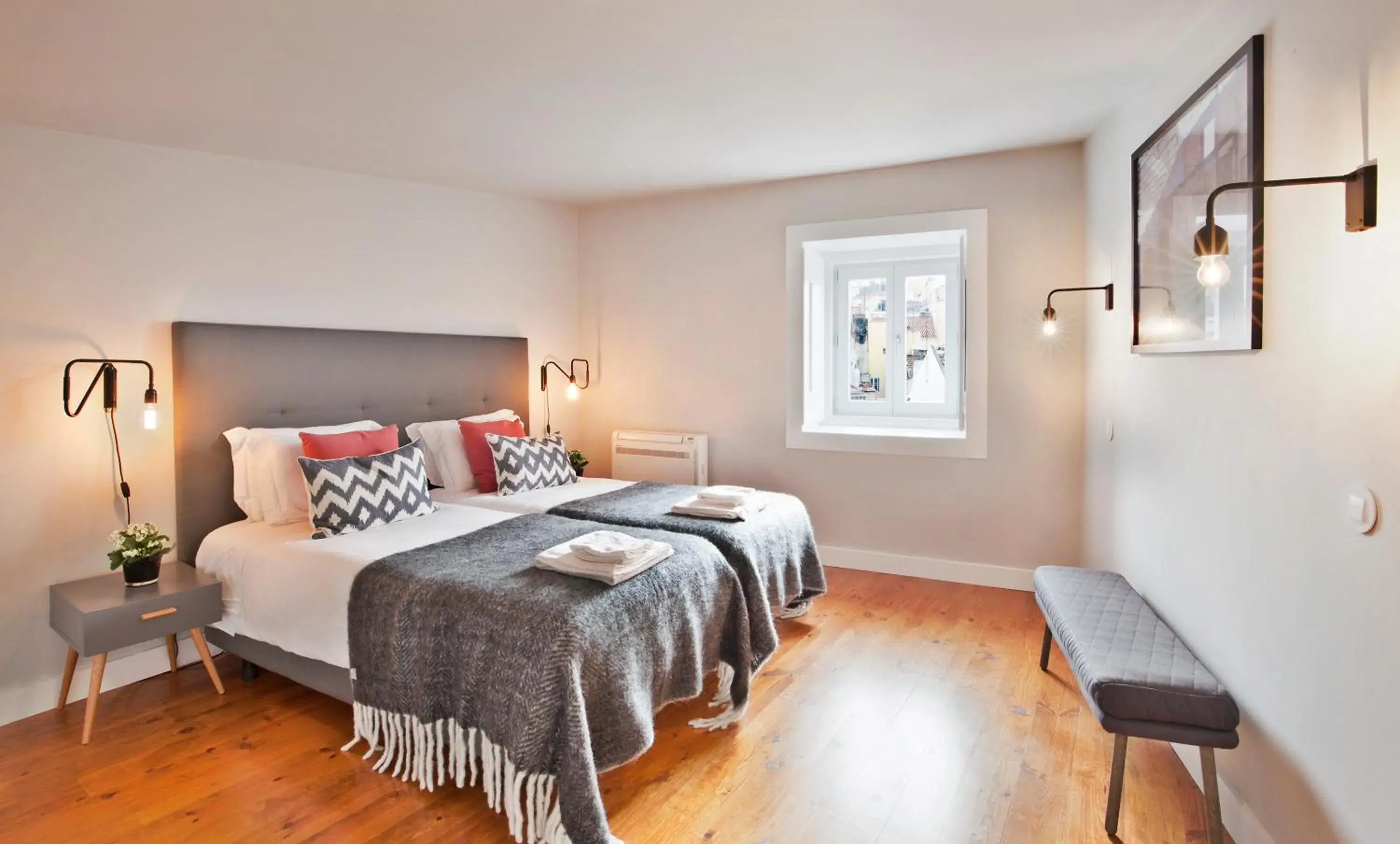 Bed in Lisbon Five Stars Apartments Combro 7 Bed in Lisbon Five Stars Apartments Combro 7