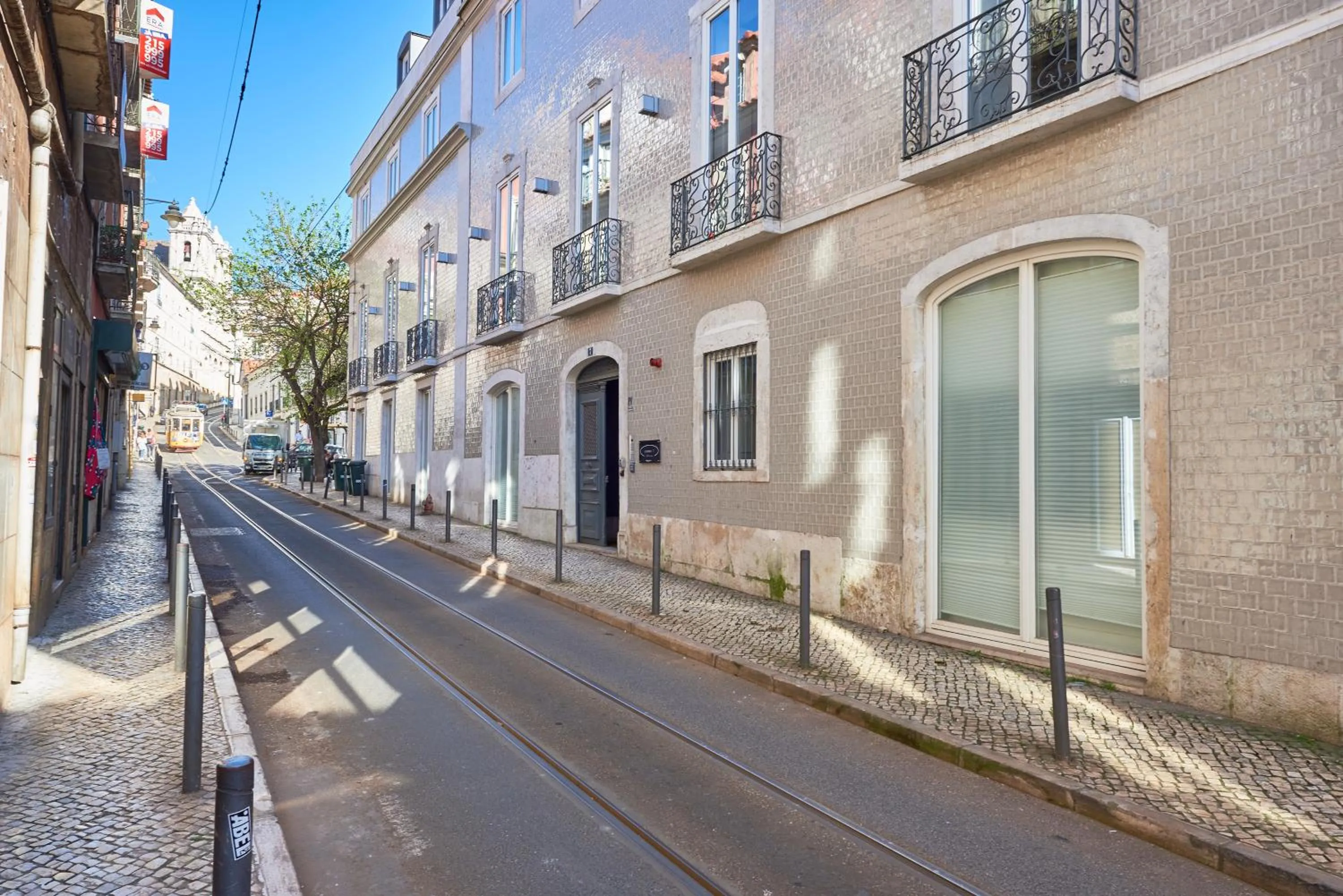 Property building in Lisbon Five Stars Apartments Combro 7