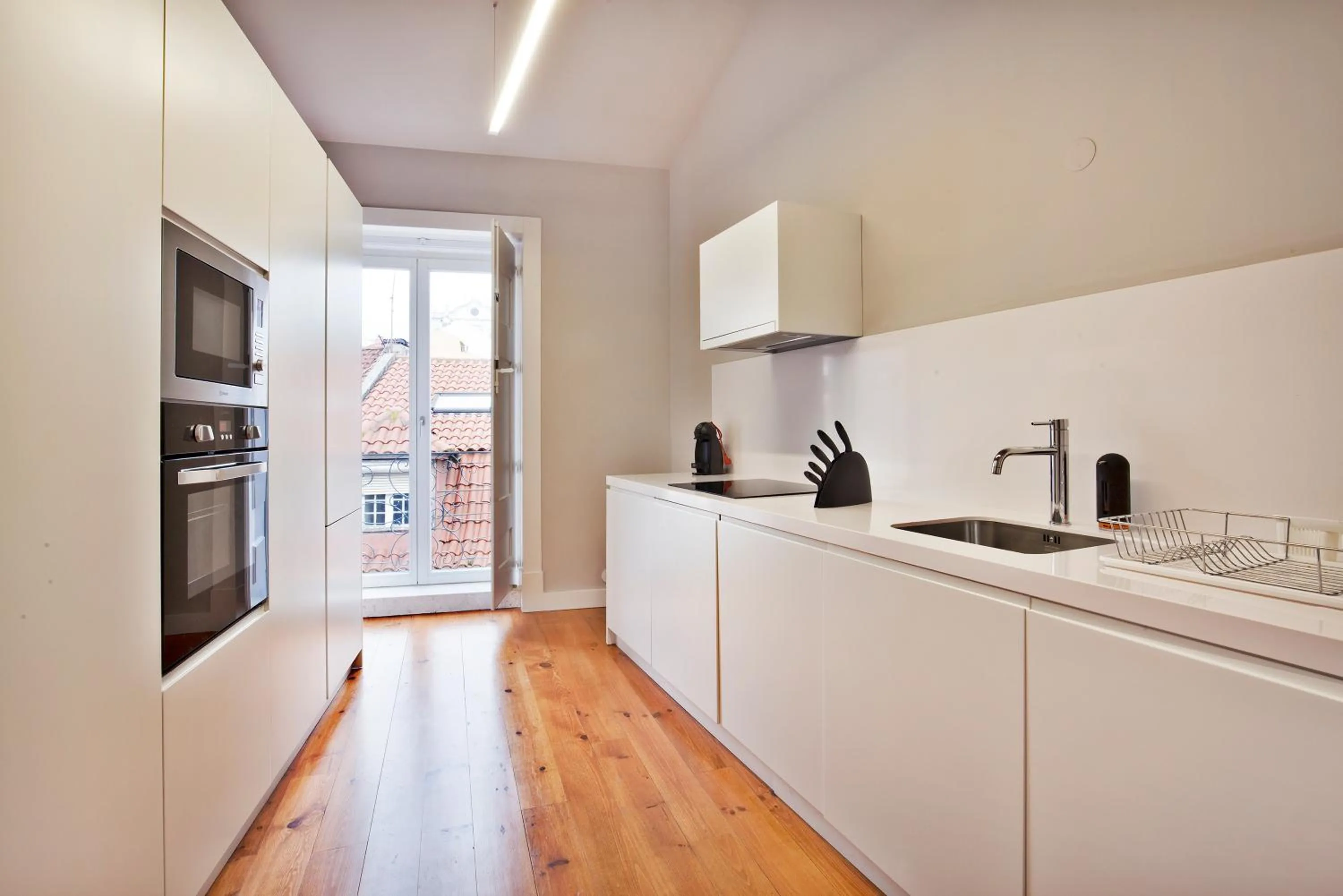 Kitchen or kitchenette in Lisbon Five Stars Apartments Combro 7
