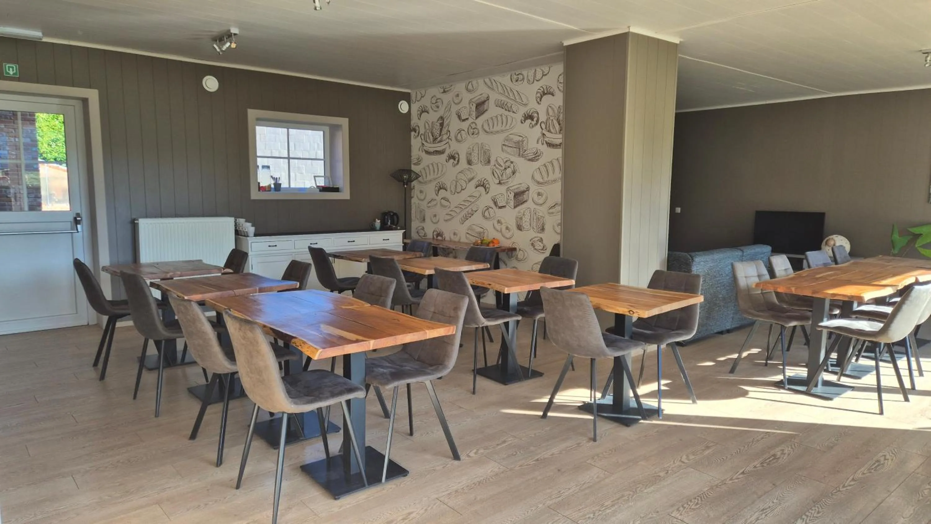 Dining area in B&B De Dulle Koe