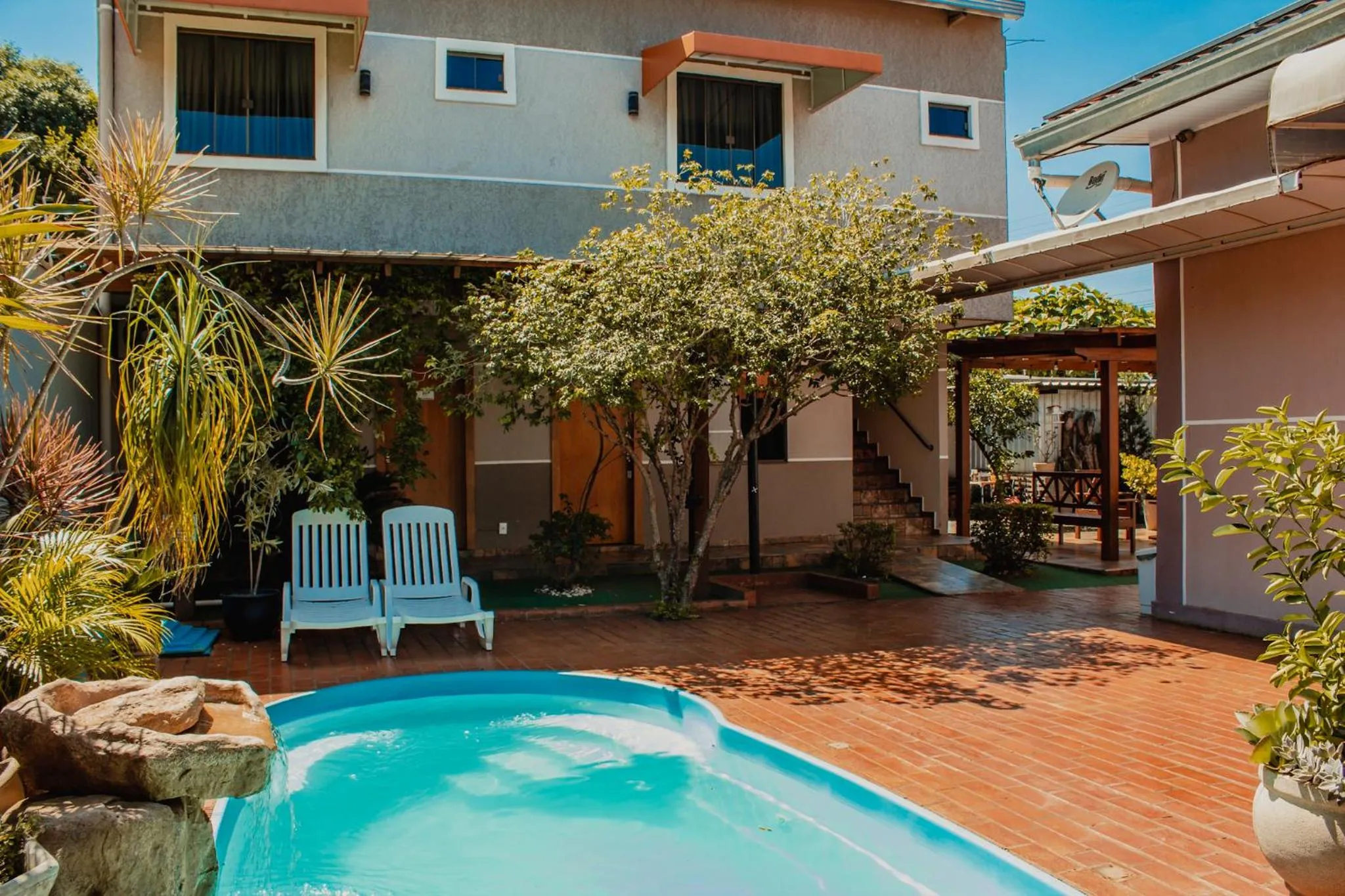 Swimming pool in Pousada Nanai