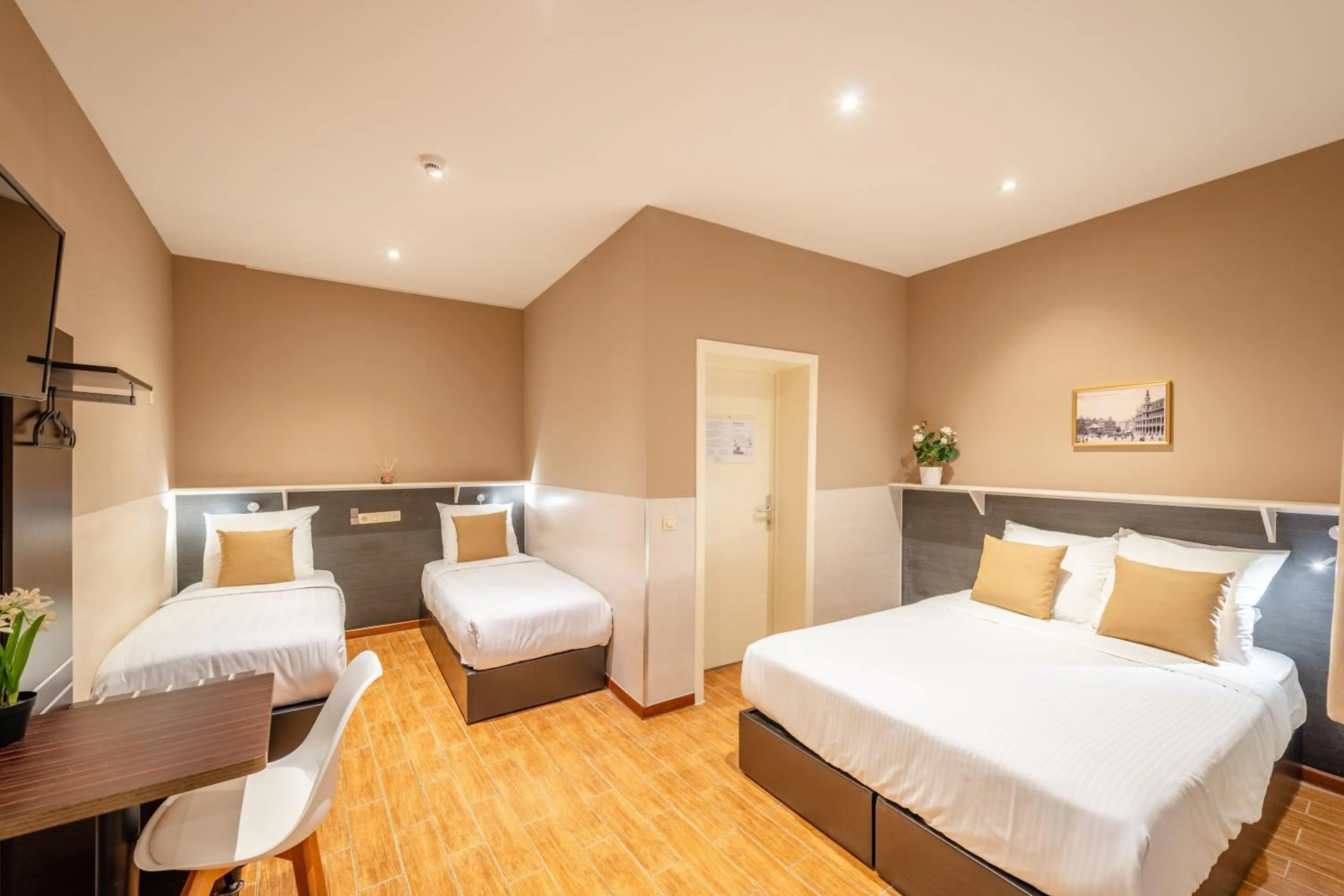 Photo of the whole room, Bed in Hotel Barry