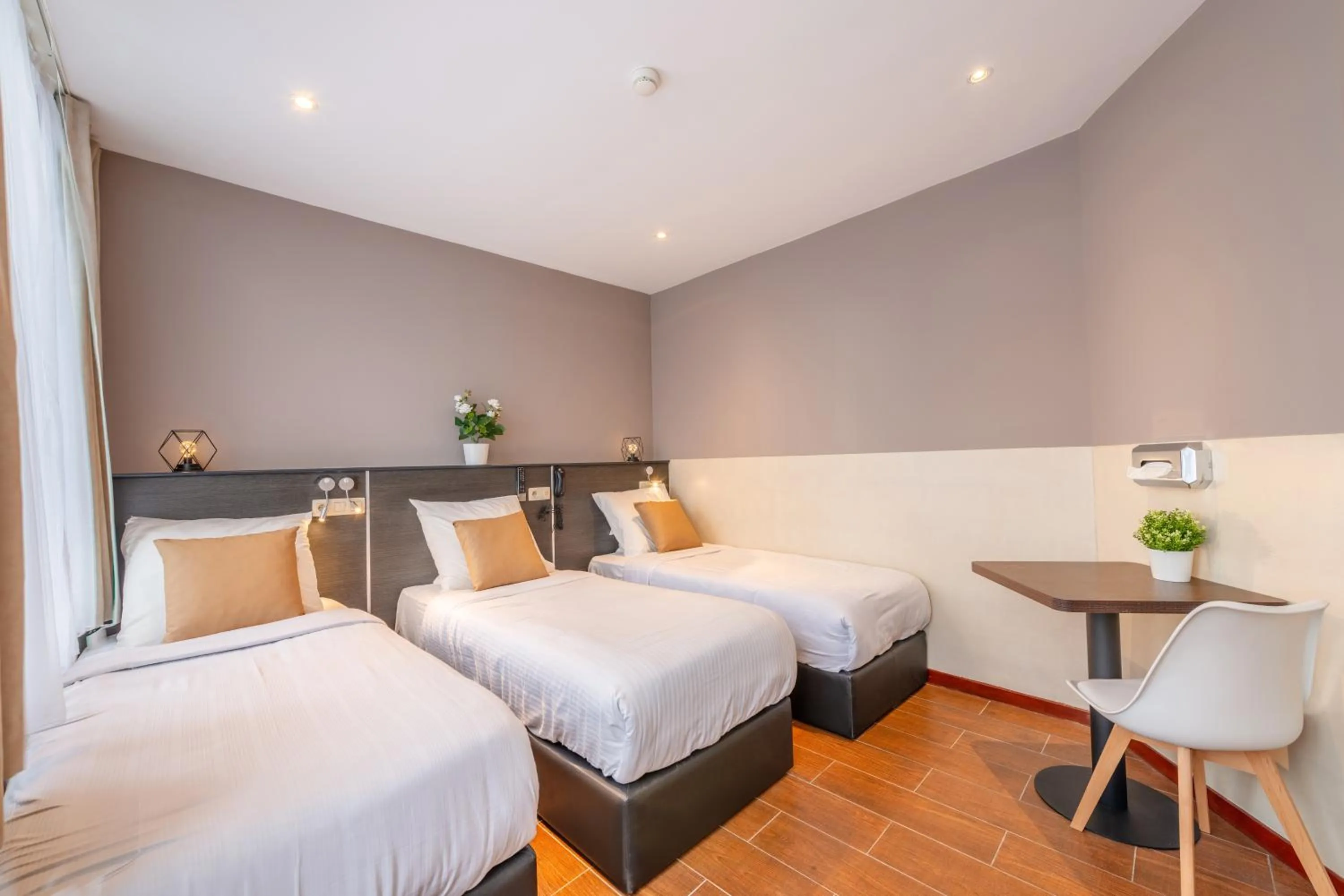 Photo of the whole room, Bed in Hotel Barry