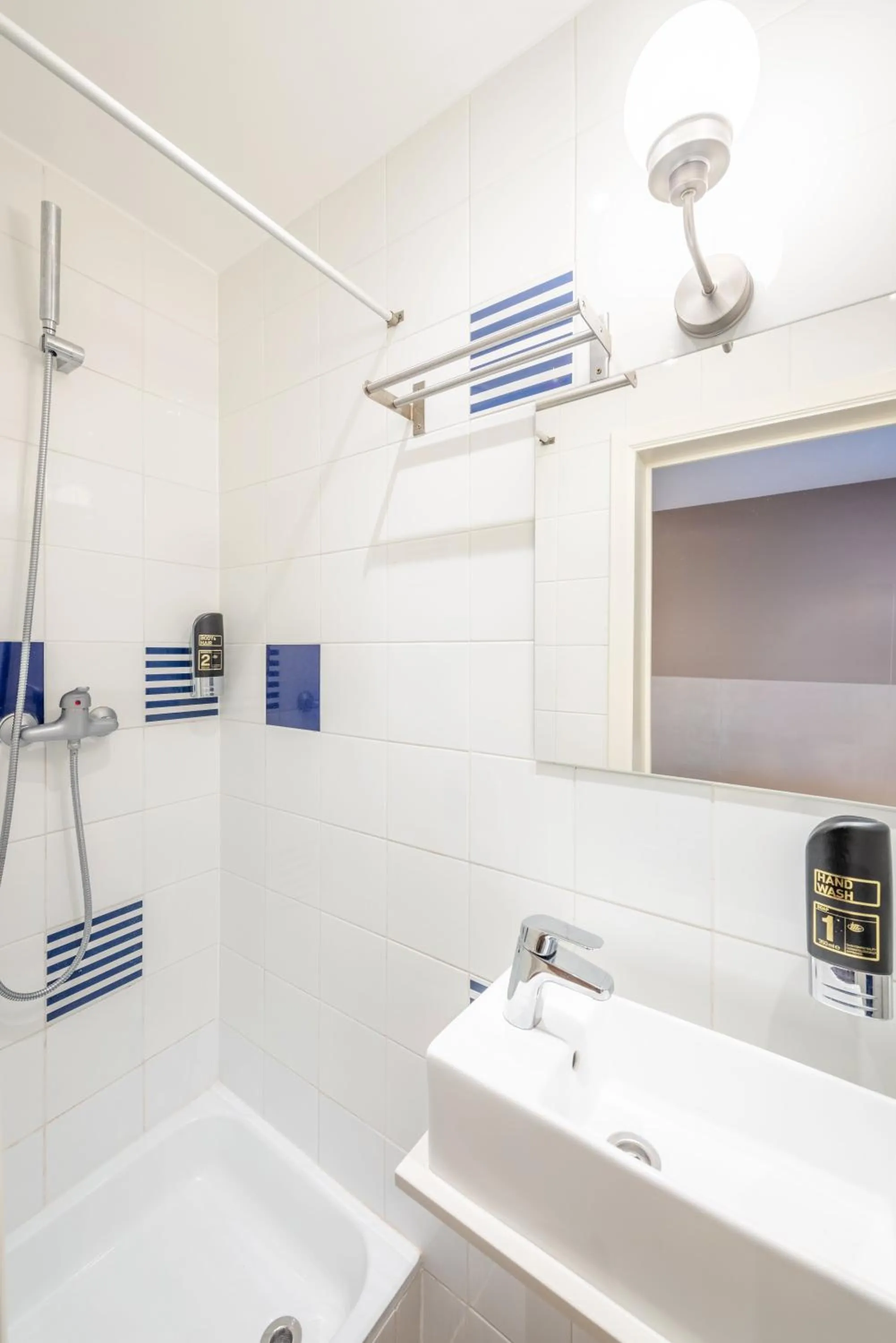 Bathroom in Hotel Barry