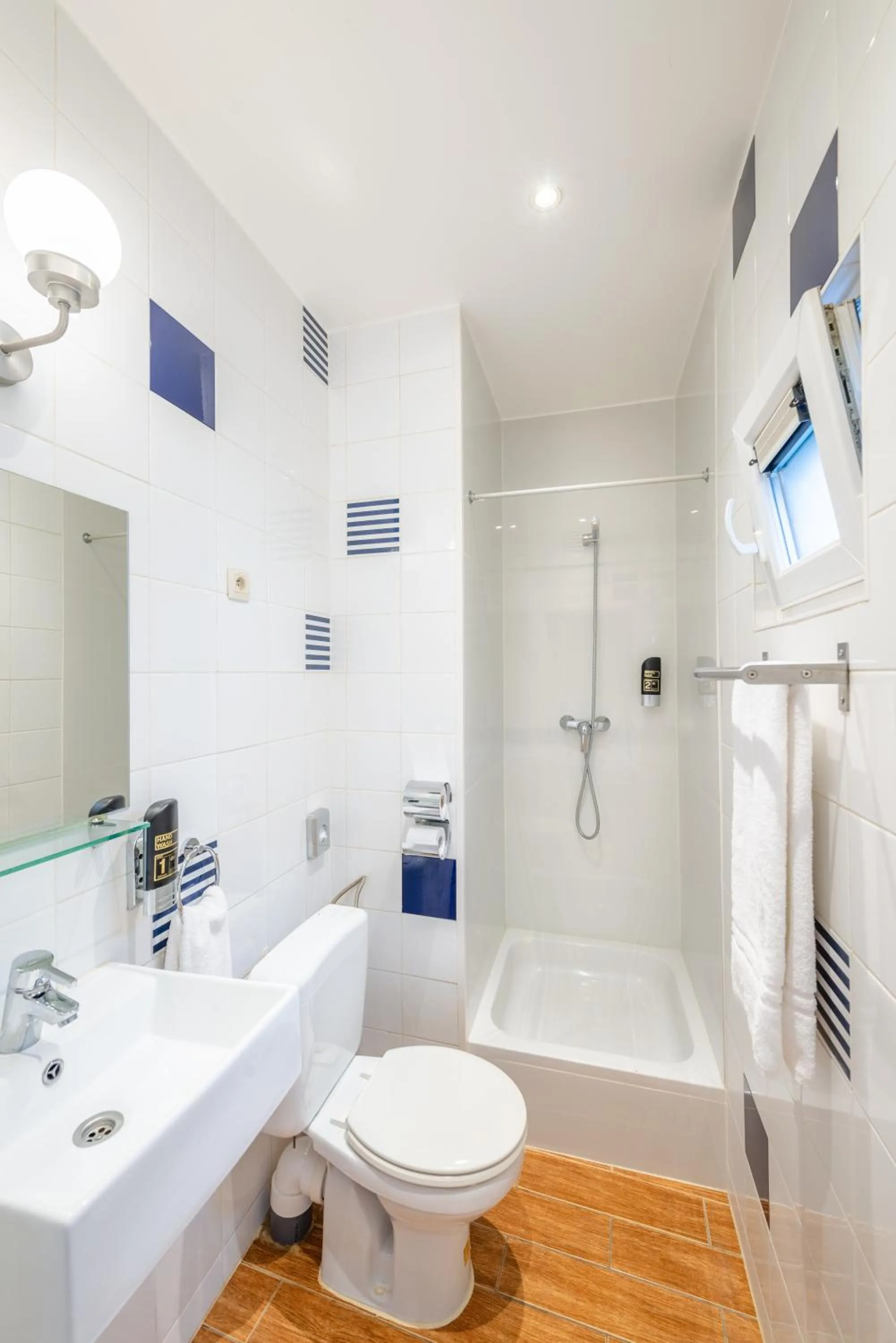 Bathroom in Hotel Barry