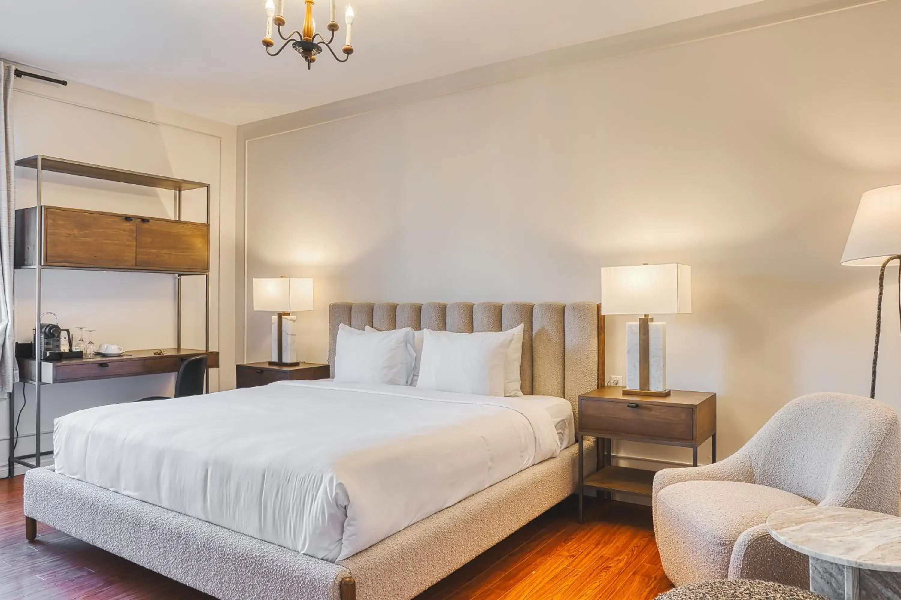 King Room in The Windsor Hotel by Hoco Hotels Collection King Room in The Windsor Hotel by Hoco Hotels Collection