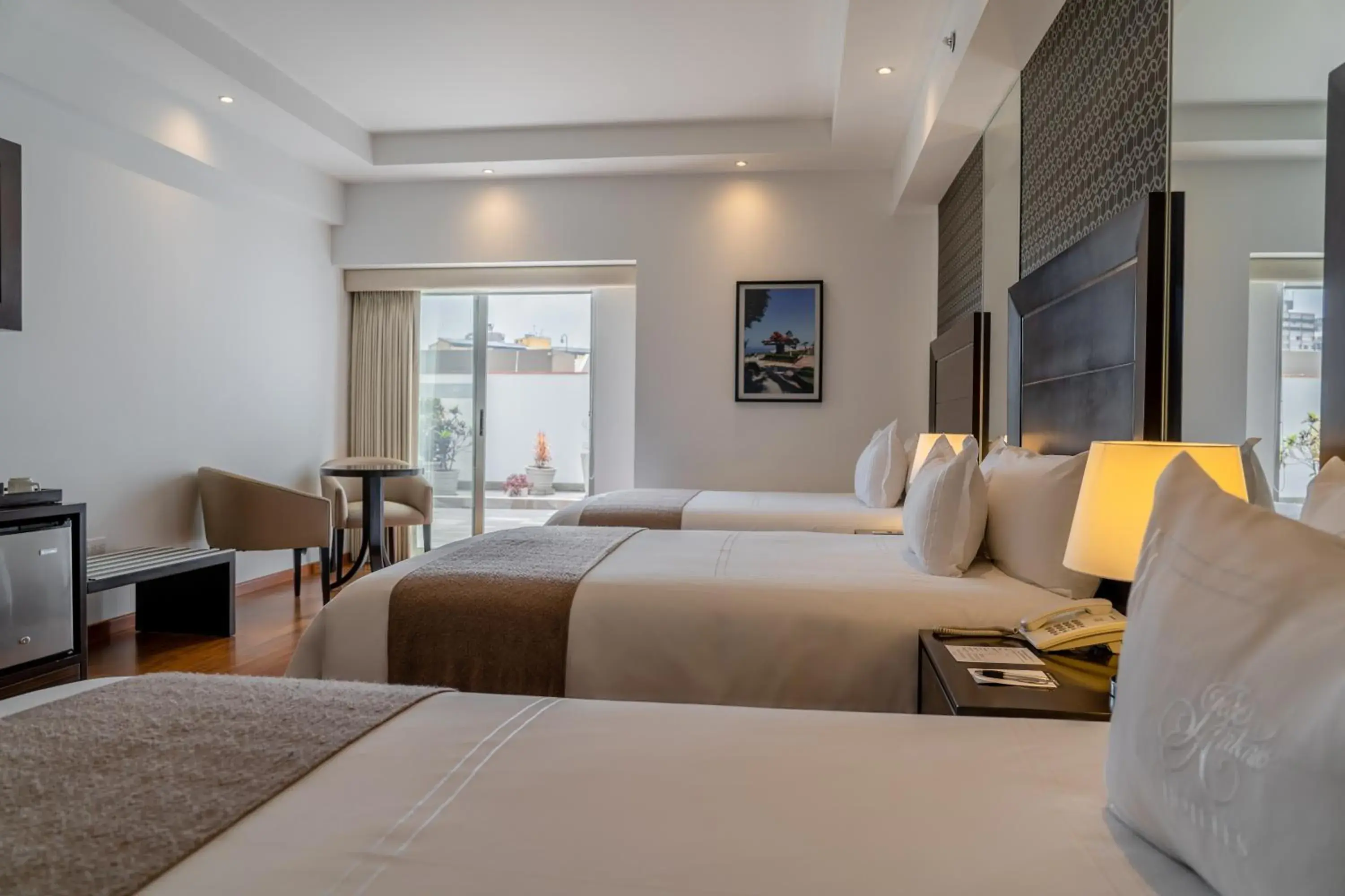 Photo of the whole room, Bed in Jose Antonio Deluxe Photo of the whole room, Bed in Jose Antonio Deluxe