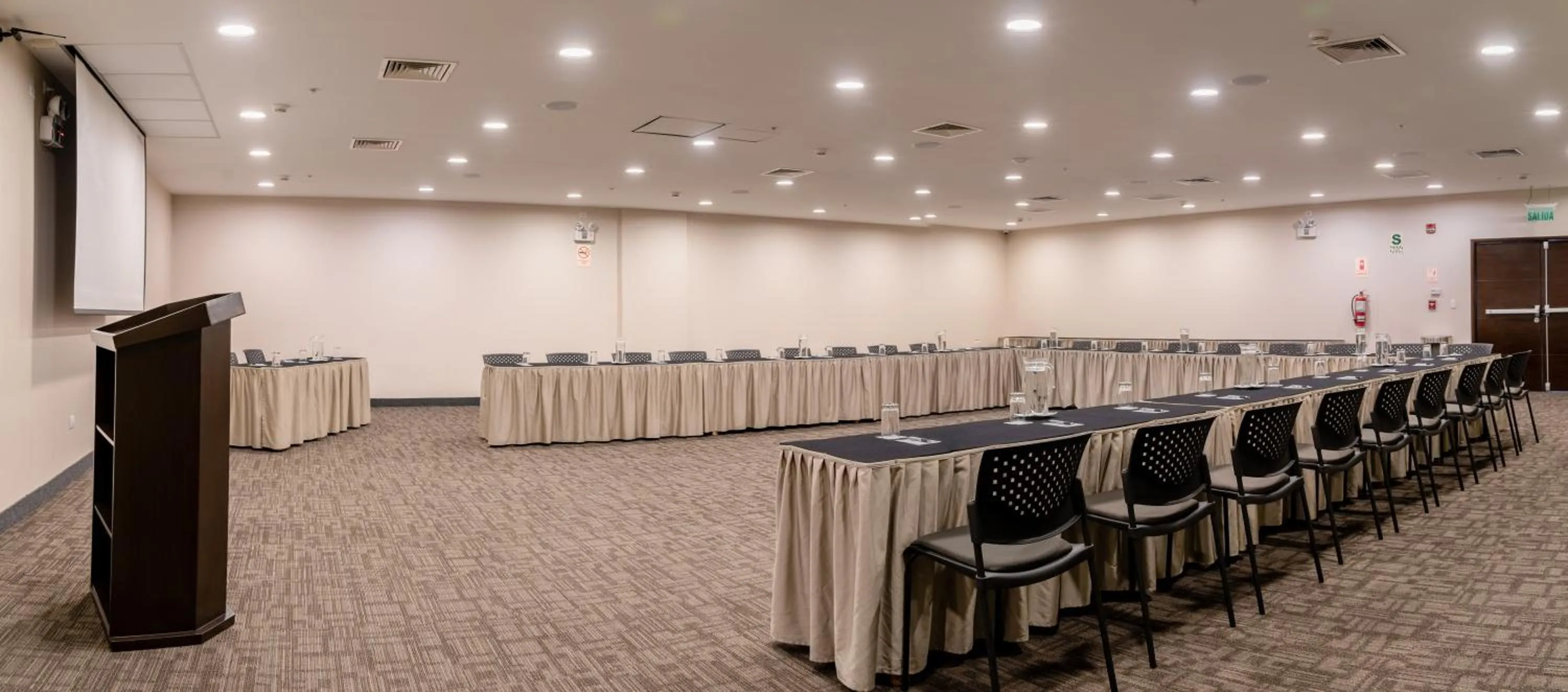 Business facilities in Jose Antonio Deluxe