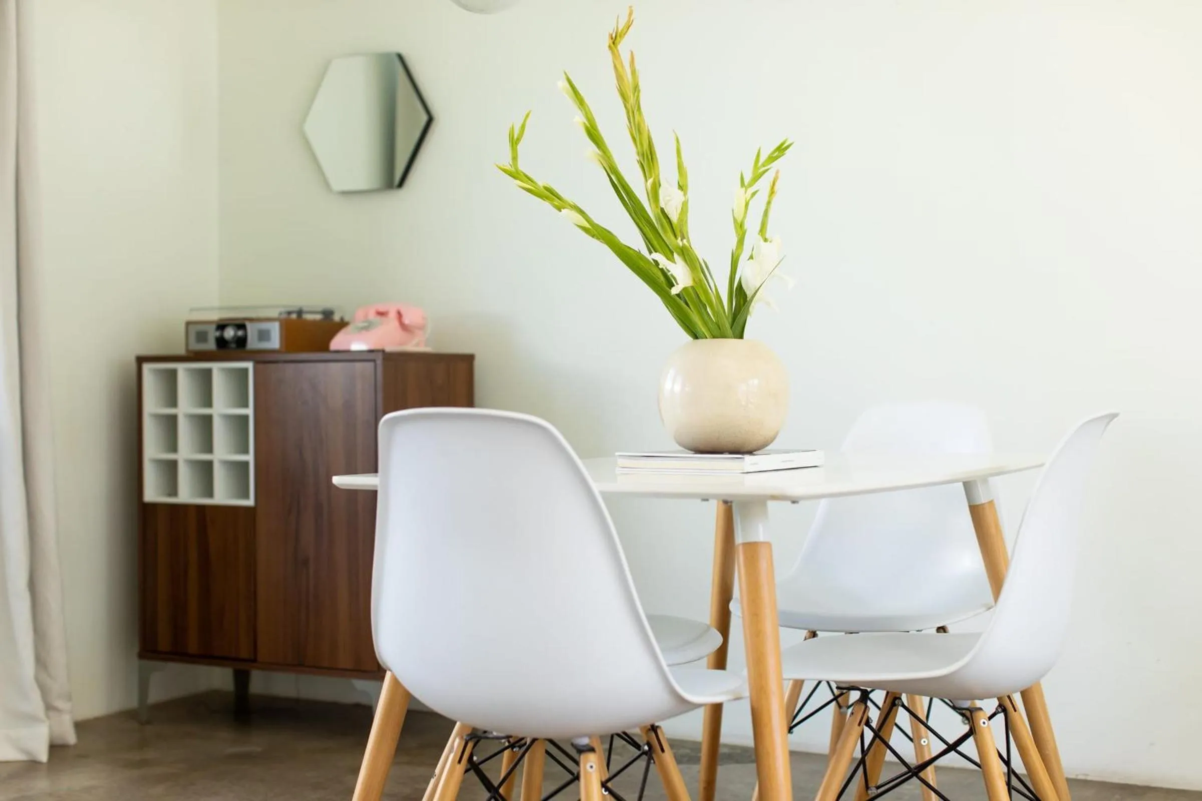 Other in The Wesley by AvantStay Mid-Century Modern Oasis with Pool