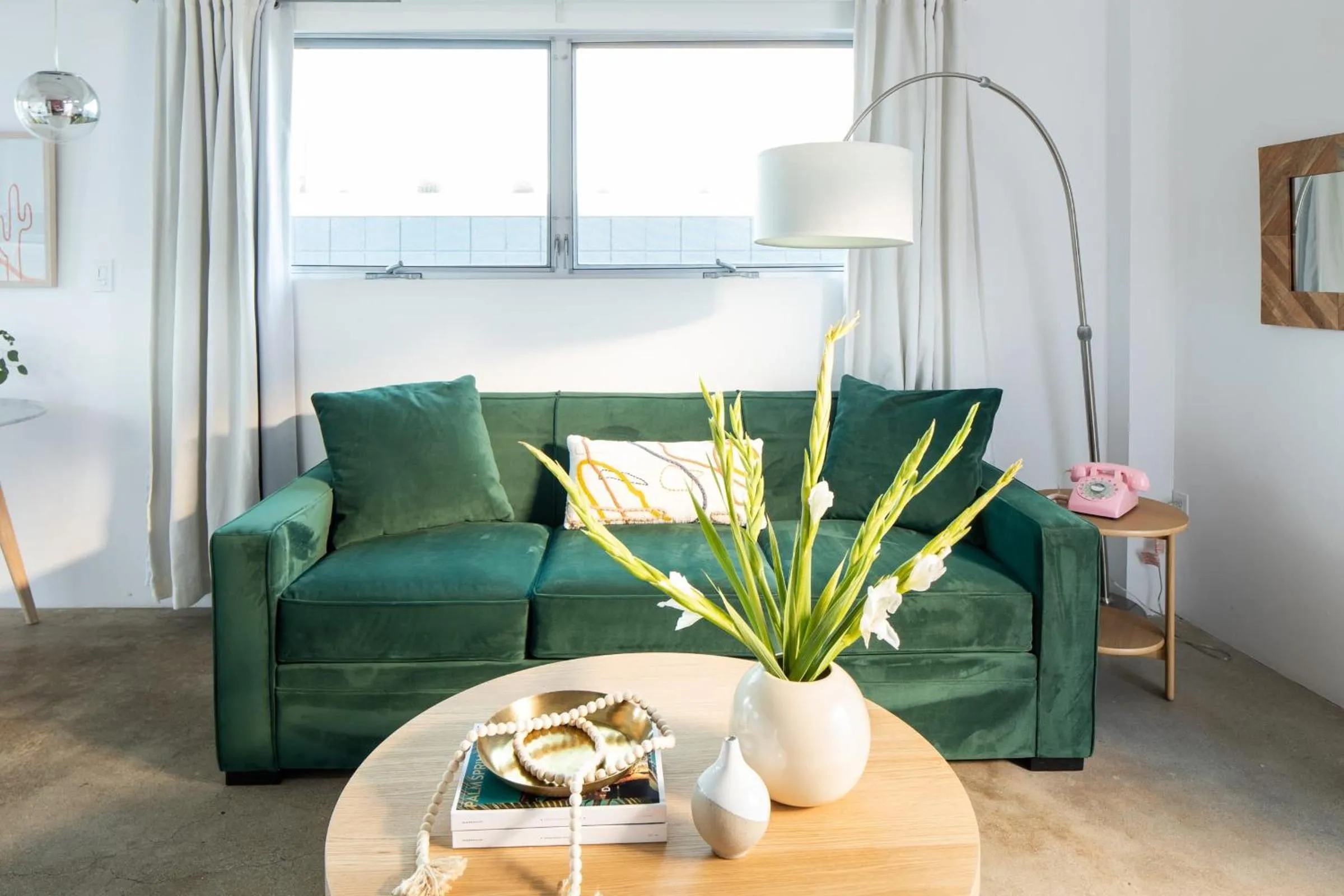 Other in The Wesley by AvantStay Mid-Century Modern Oasis with Pool