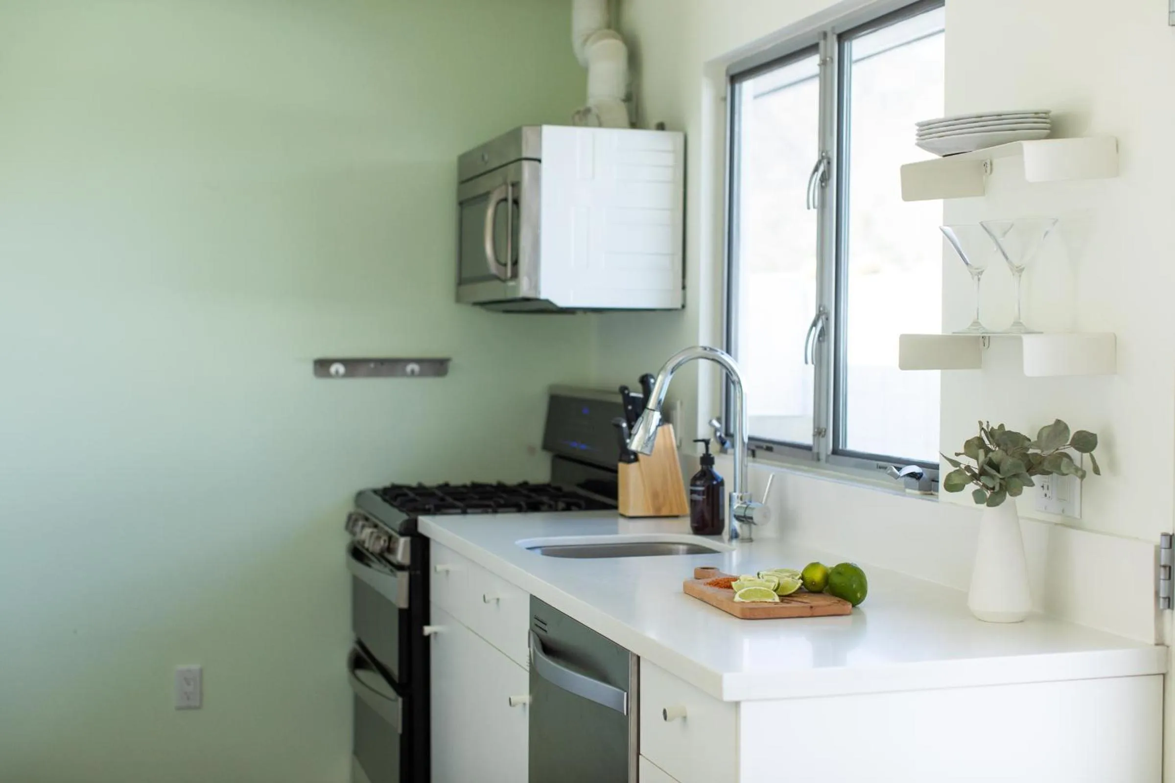 The Wesley by AvantStay Mid-Century Modern Oasis with Pool