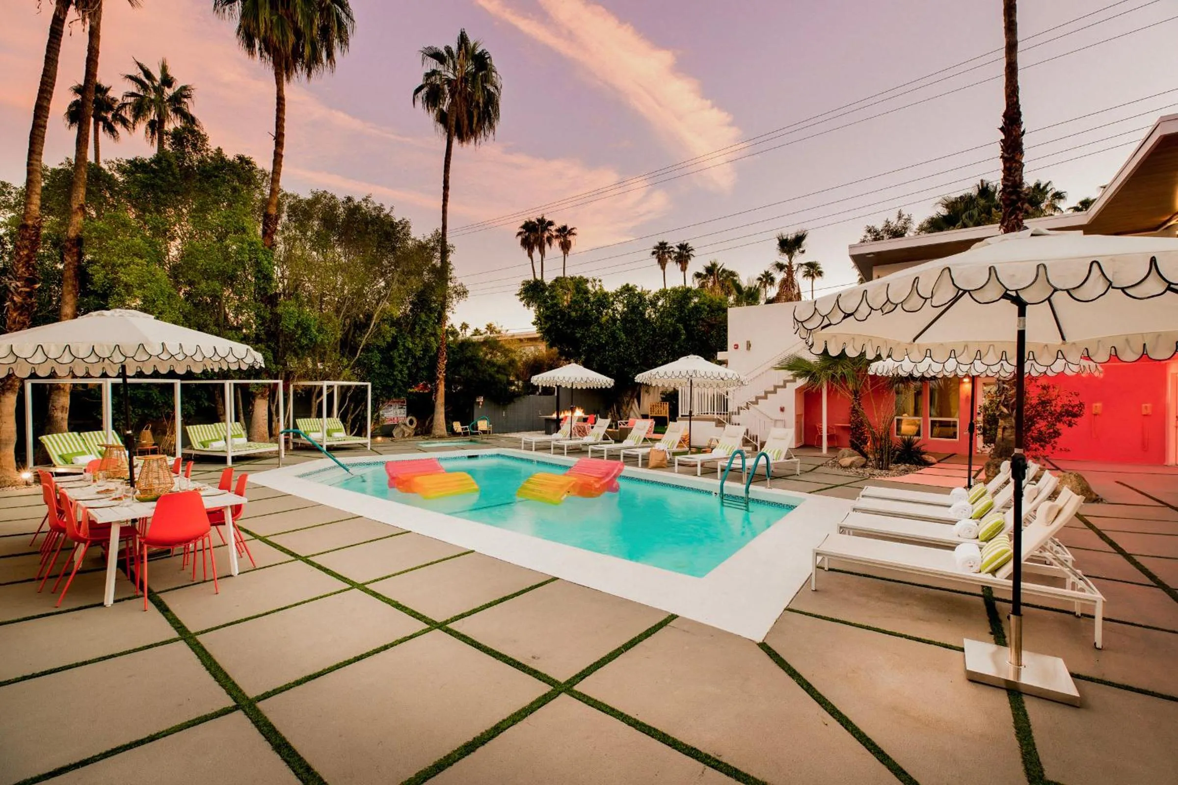 The Wesley by AvantStay Mid-Century Modern Oasis with Pool