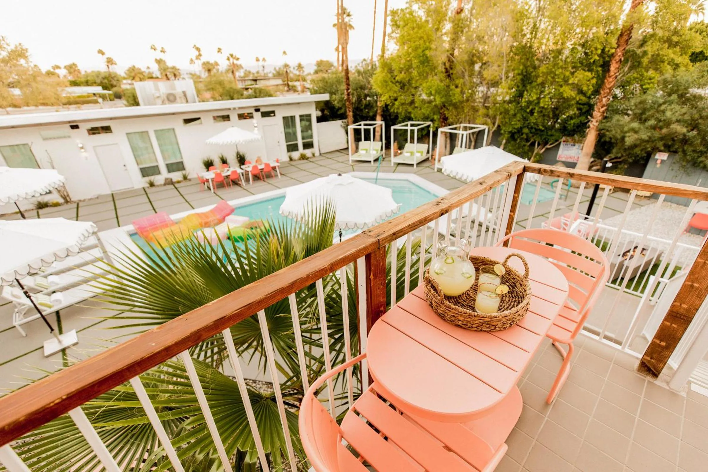 The Wesley by AvantStay Mid-Century Modern Oasis with Pool