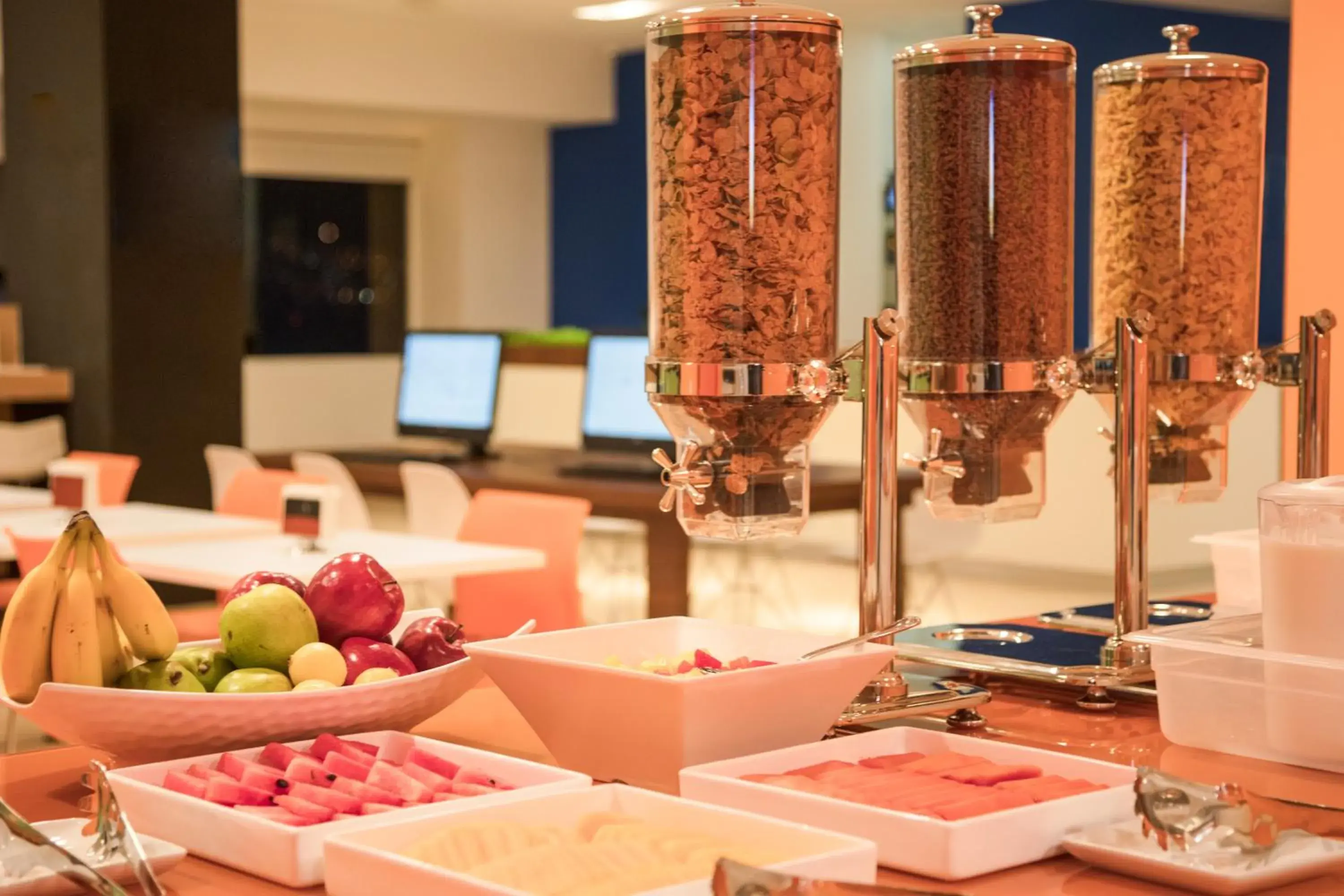 Restaurant/places to eat in One Guadalajara Expo Restaurant/places to eat in One Guadalajara Expo