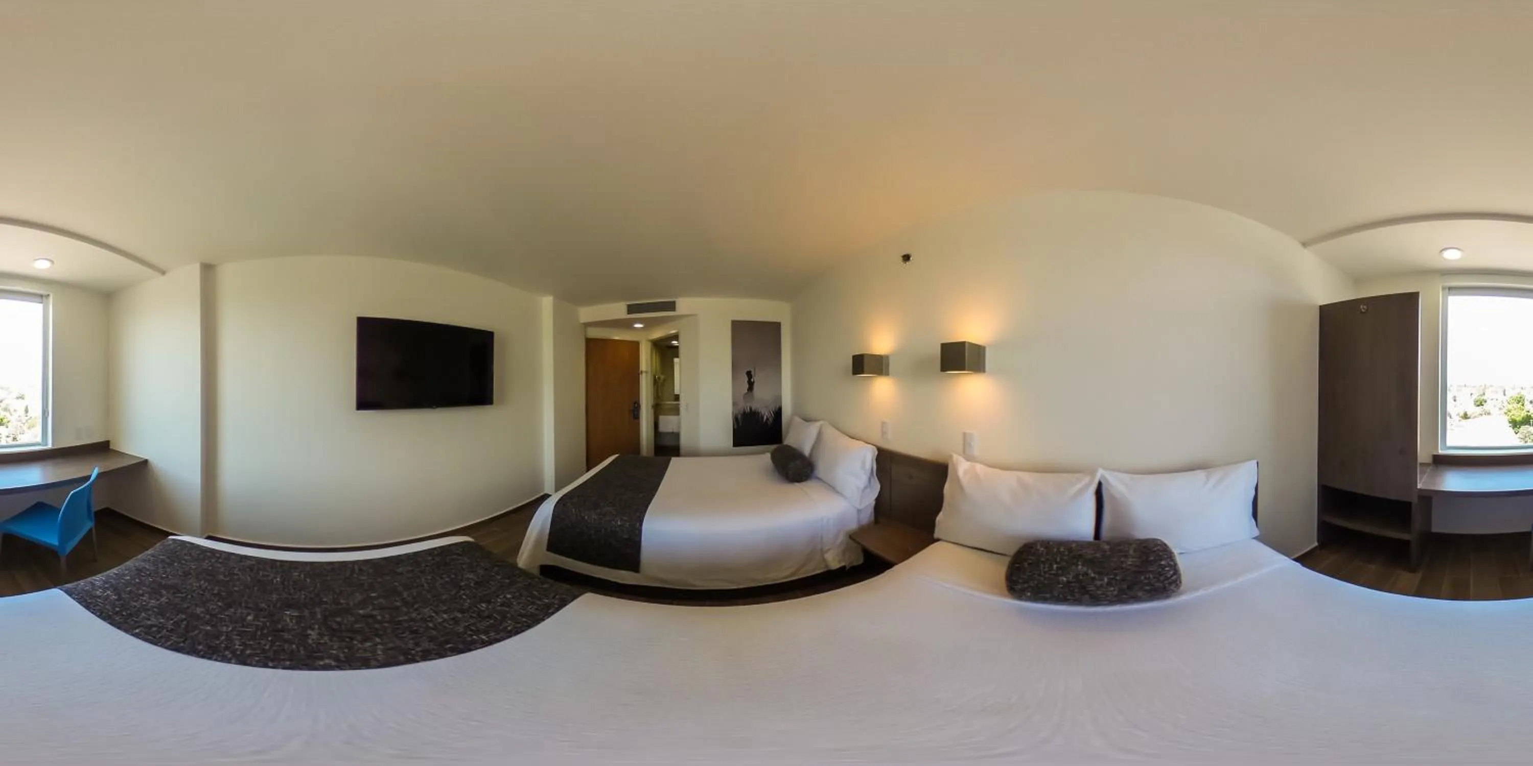 Photo of the whole room, Bed in One Guadalajara Expo