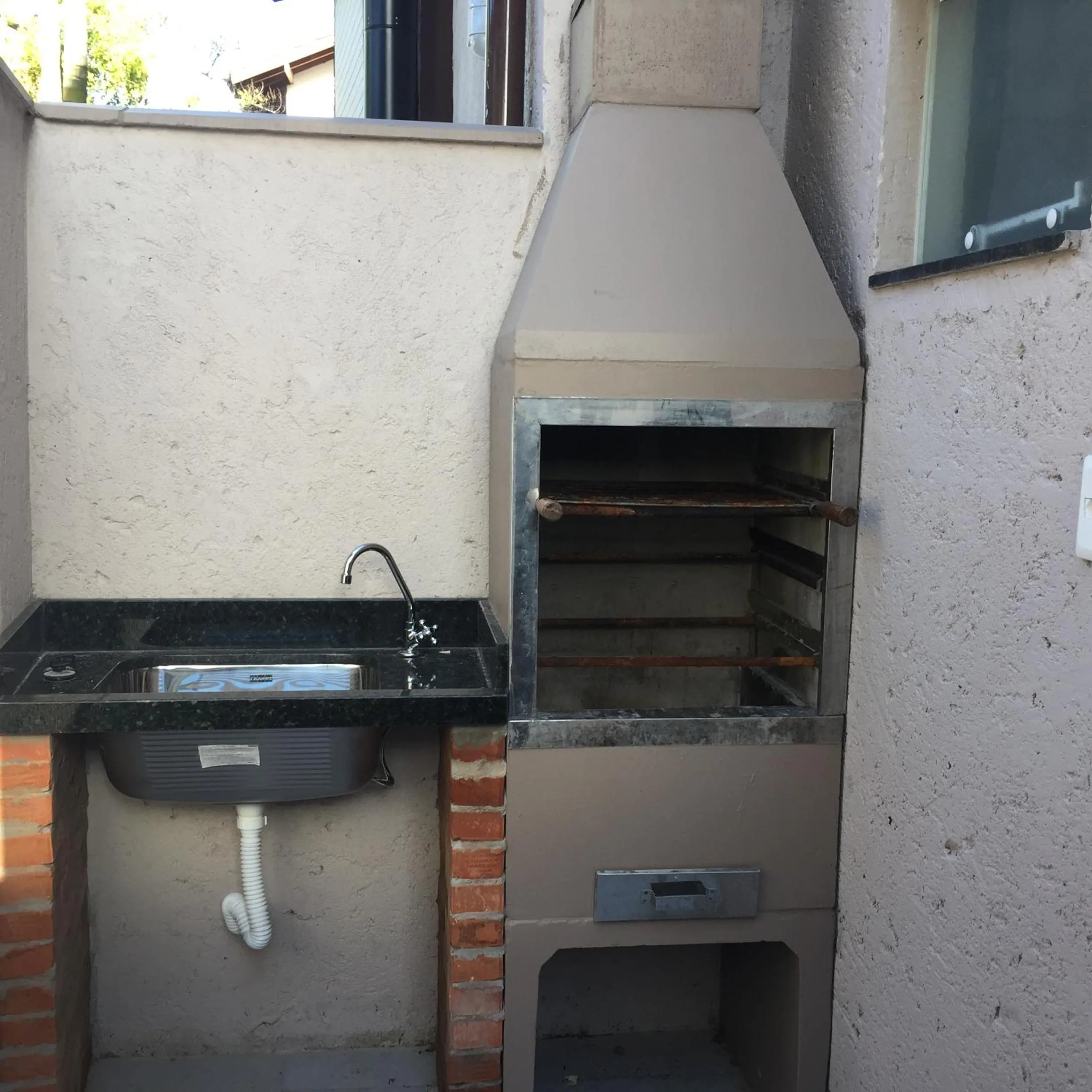 BBQ facilities in Ondas da Guarda Moradas