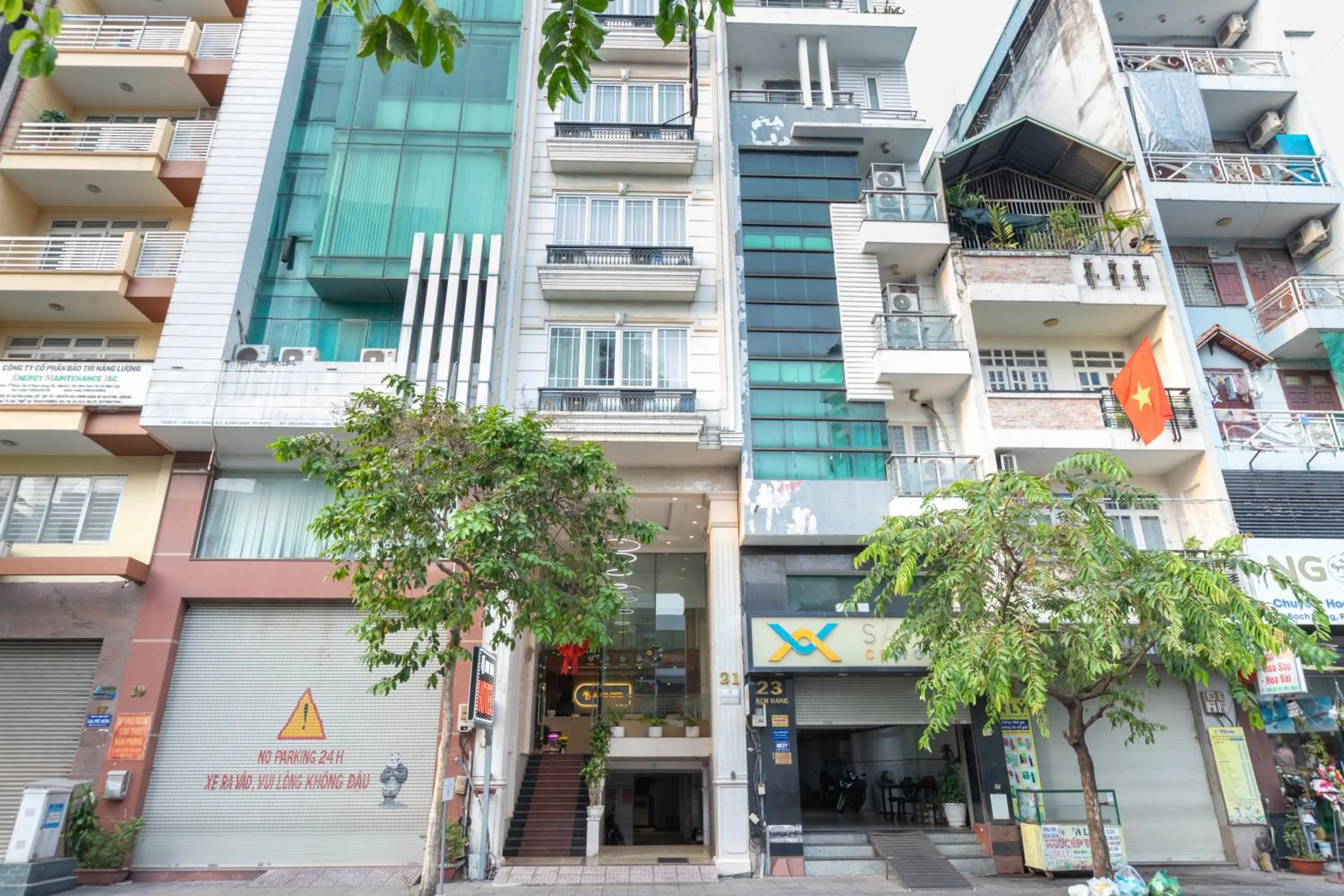 Bin Bin 10 - Mimosa Hotel Near Tan Son Nhat Airport