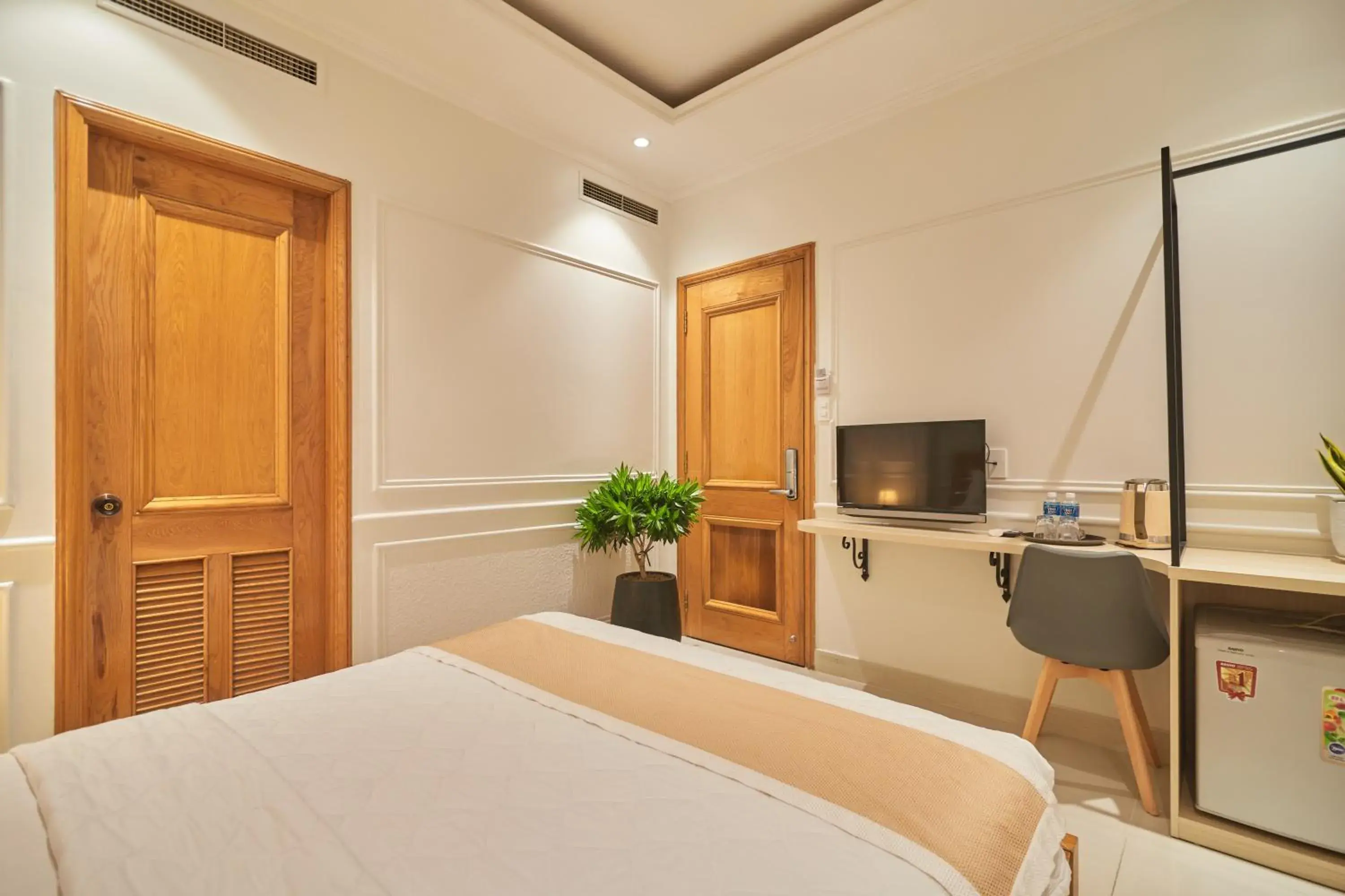 View (from property/room), Bed in Bin Bin 10 - Mimosa Hotel Near Tan Son Nhat Airport View (from property/room), Bed in Bin Bin 10 - Mimosa Hotel Near Tan Son Nhat Airport