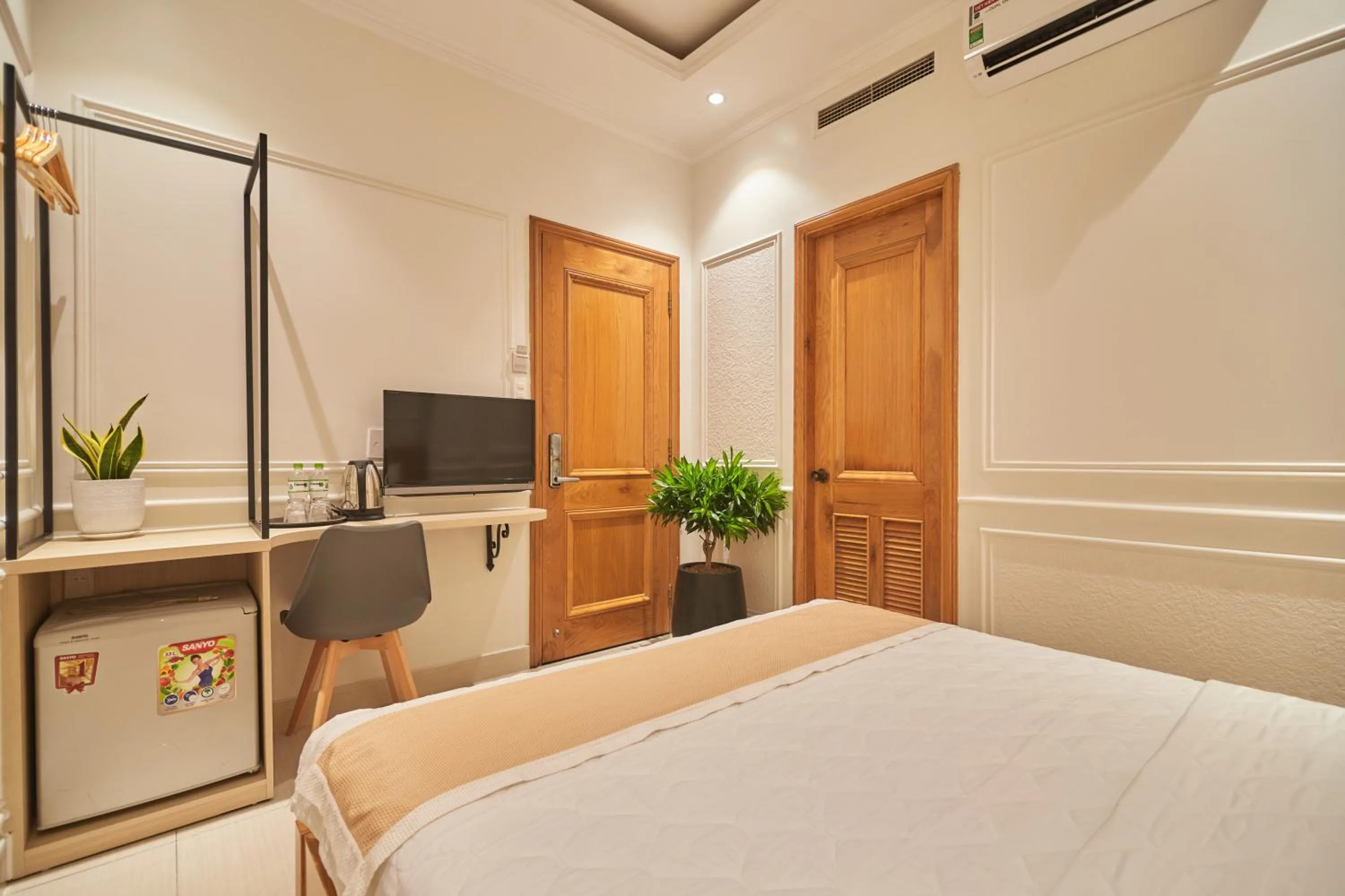 Bedroom, Bed in Bin Bin 10 - Mimosa Hotel Near Tan Son Nhat Airport