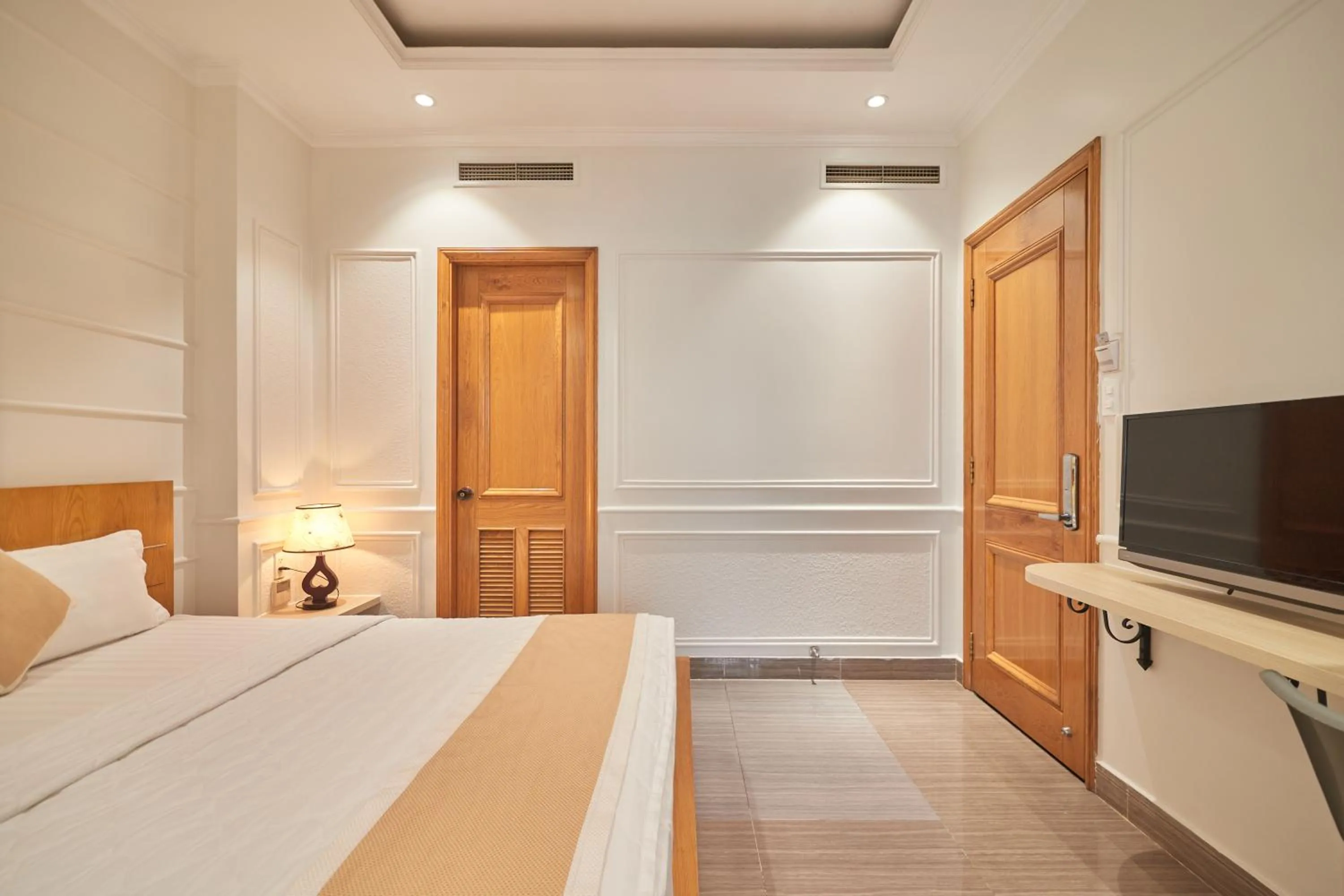 Bed in Bin Bin 10 - Mimosa Hotel Near Tan Son Nhat Airport