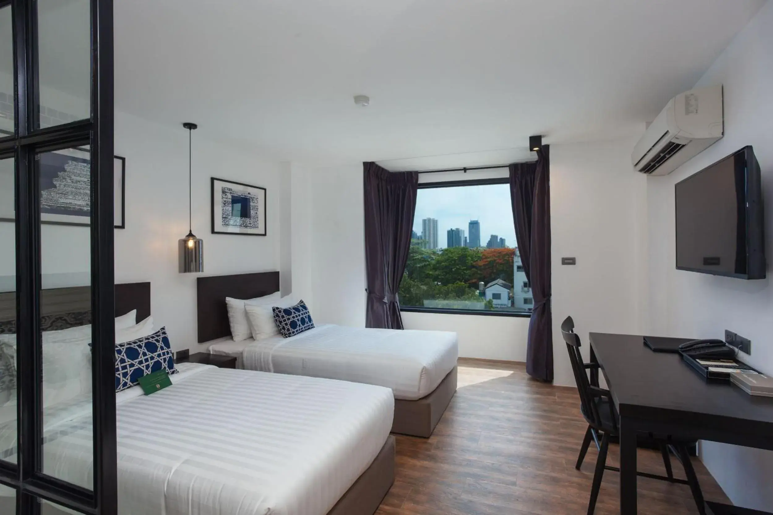 City view, Bed in Oriental Heritage Hotel City view, Bed in Oriental Heritage Hotel