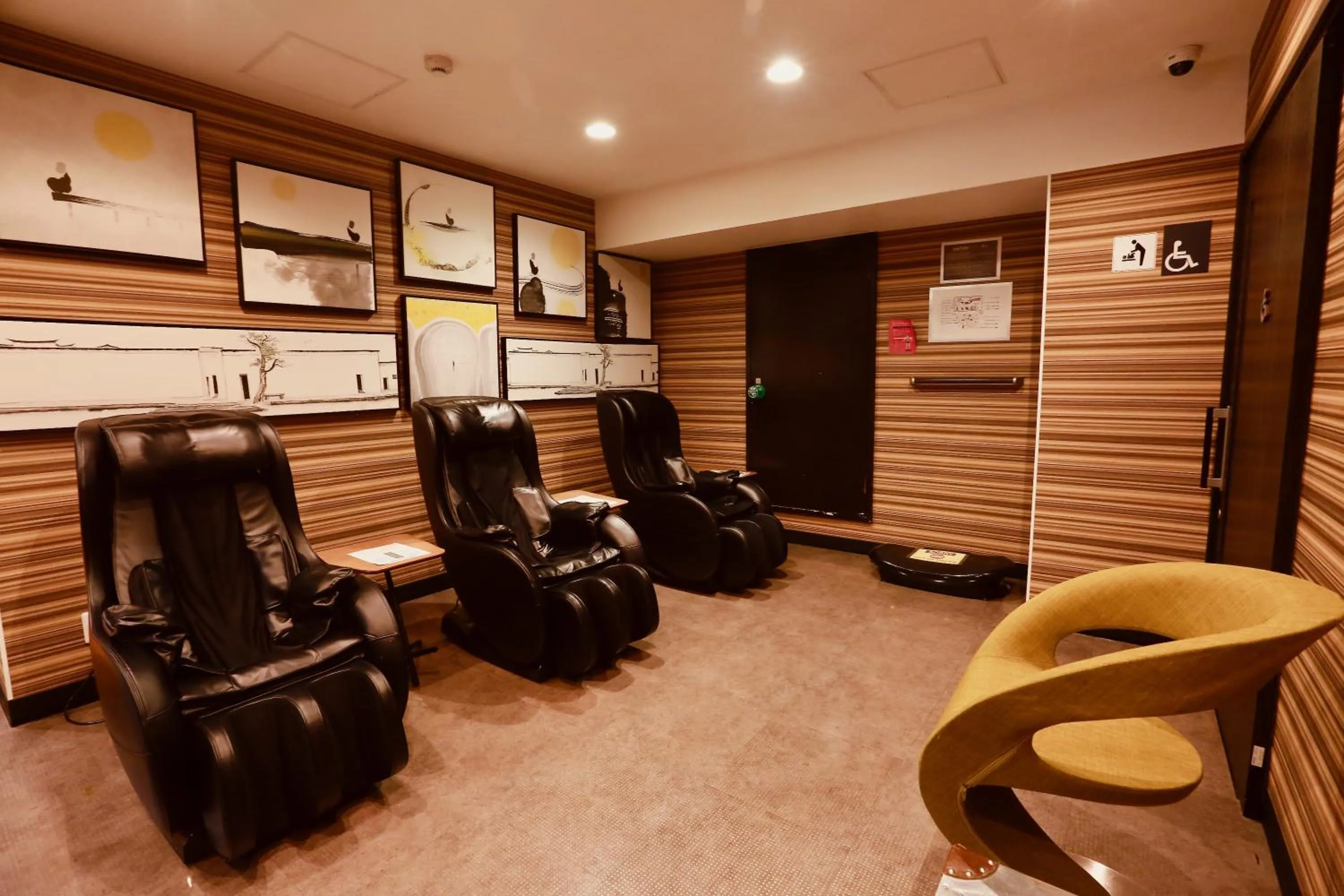 Lobby or reception in Hotel 88 Shinsaibashi