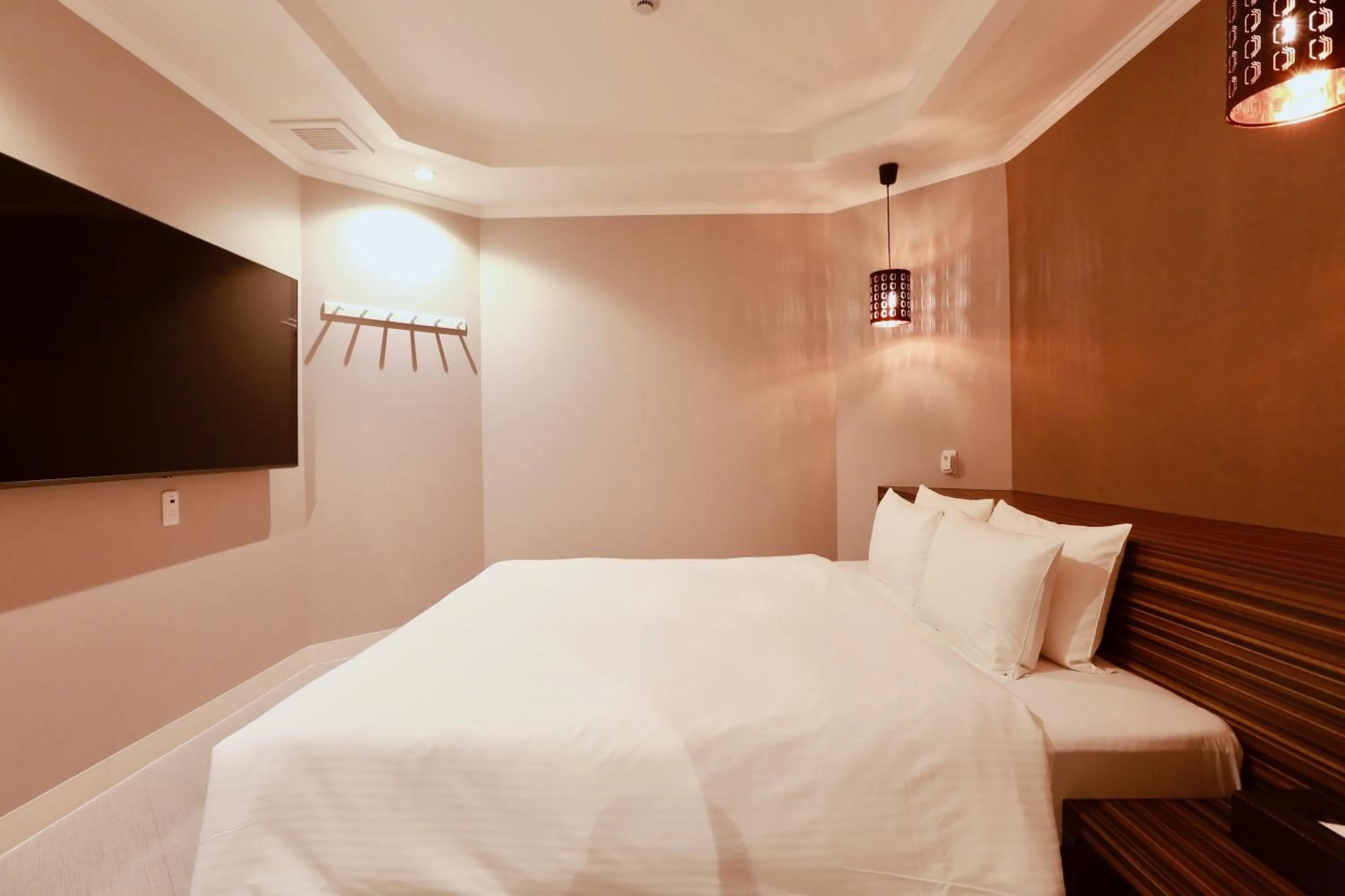 Photo of the whole room, Bed in Hotel 88 Shinsaibashi