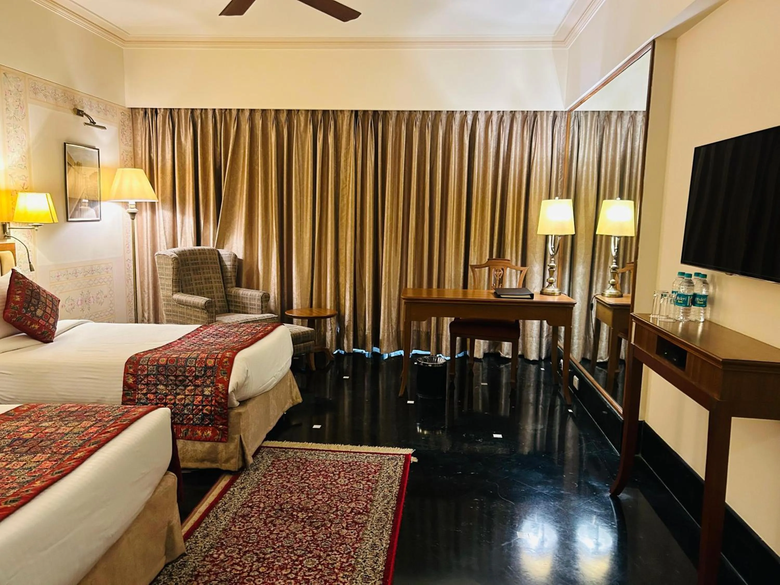 Bed in Indana Palace Jaipur