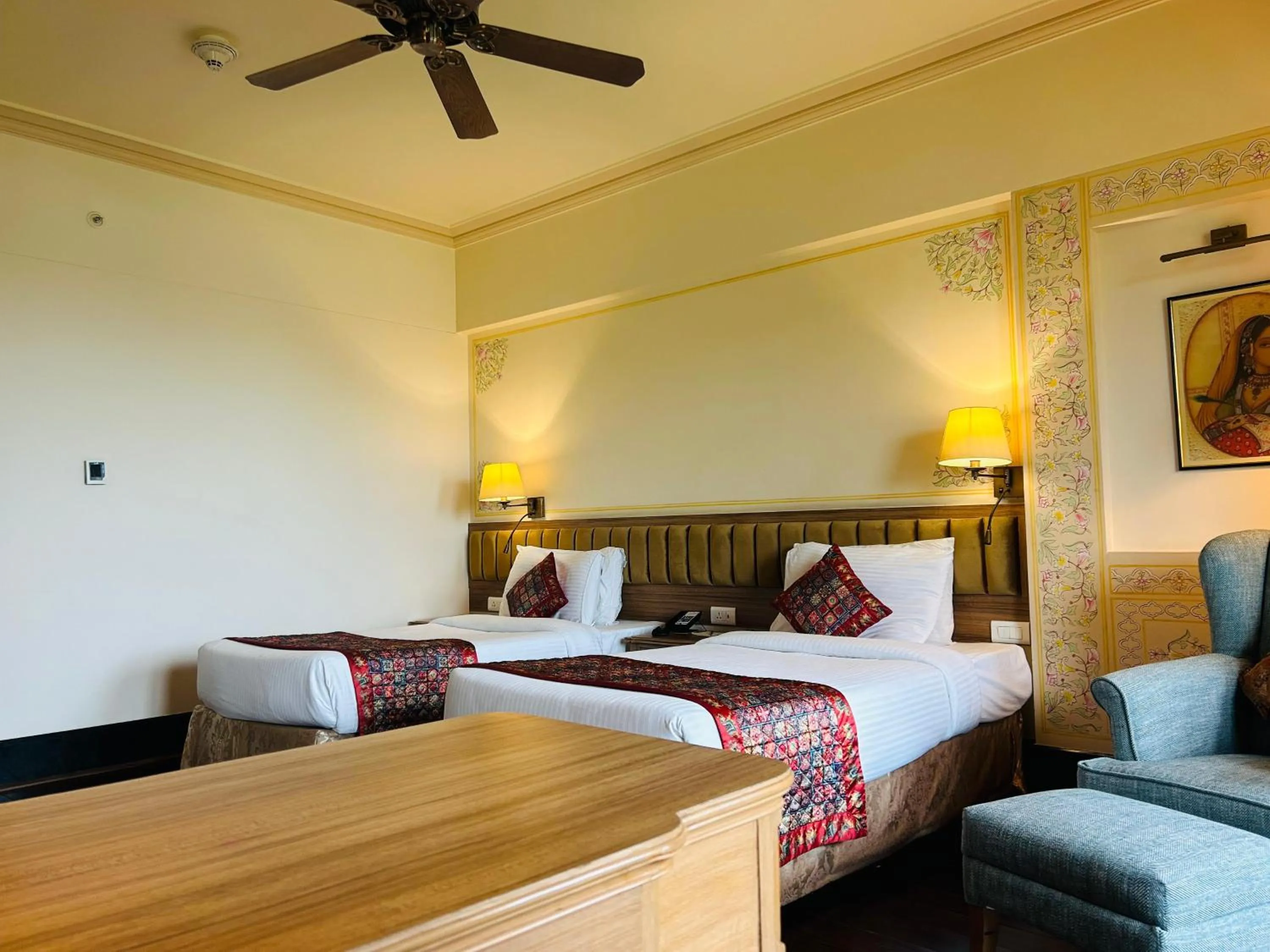 Bed in Indana Palace Jaipur