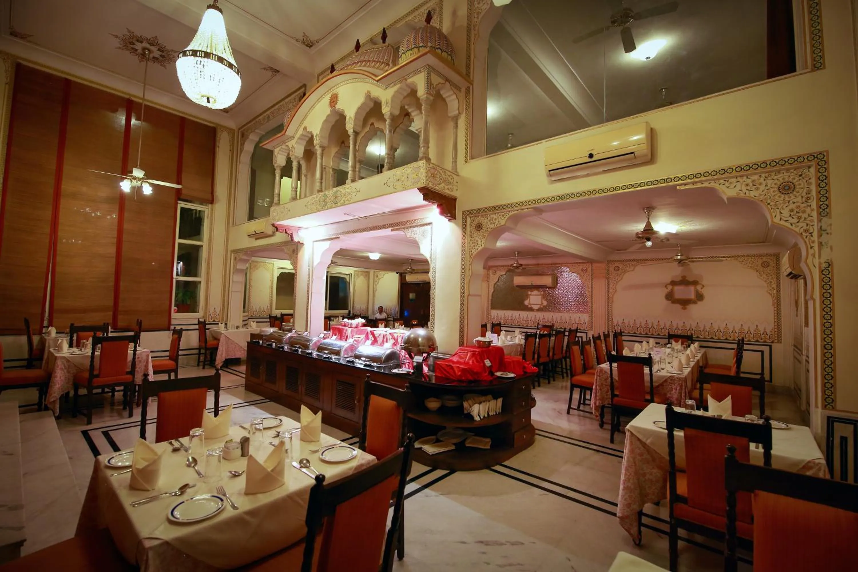 Restaurant/places to eat in Mandawa Haveli