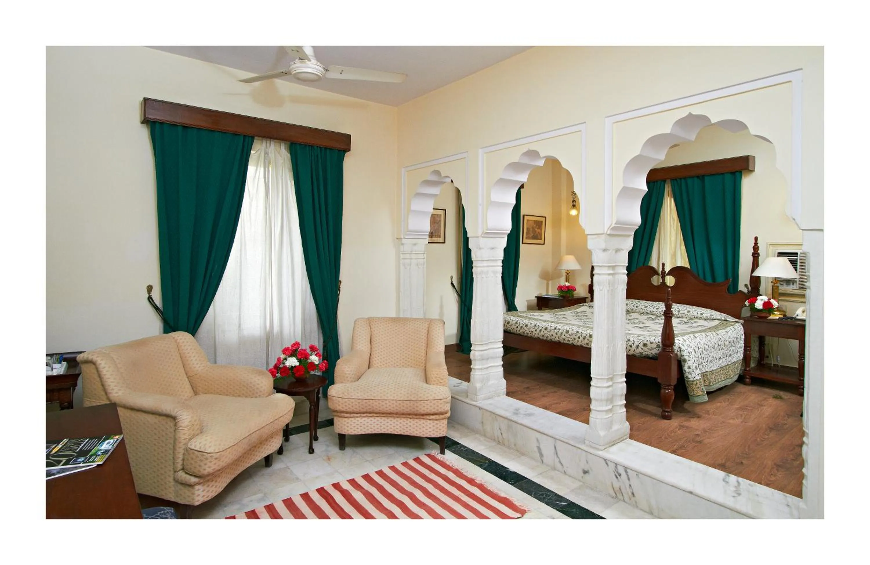 Living room, Bed in Mandawa Haveli