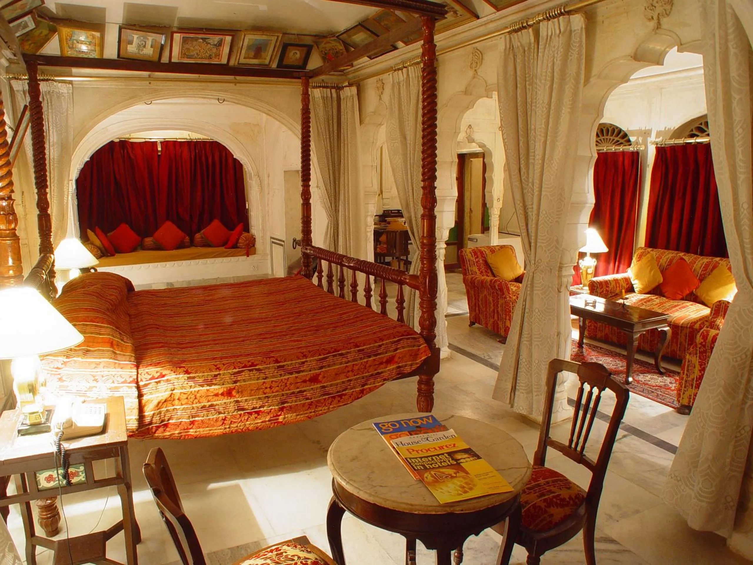 Bed in Hotel Castle Mandawa