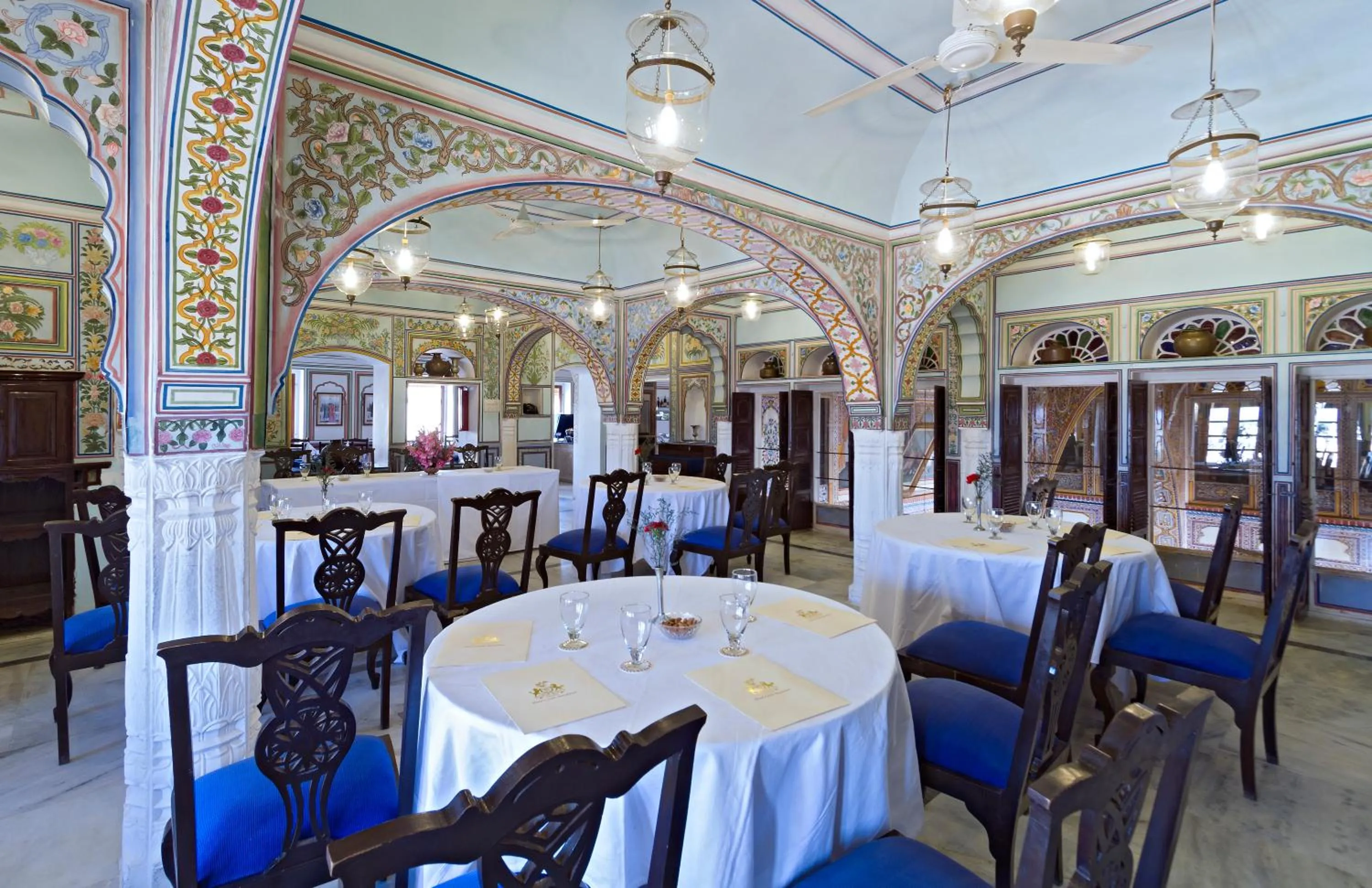 Restaurant/places to eat in Hotel Castle Mandawa