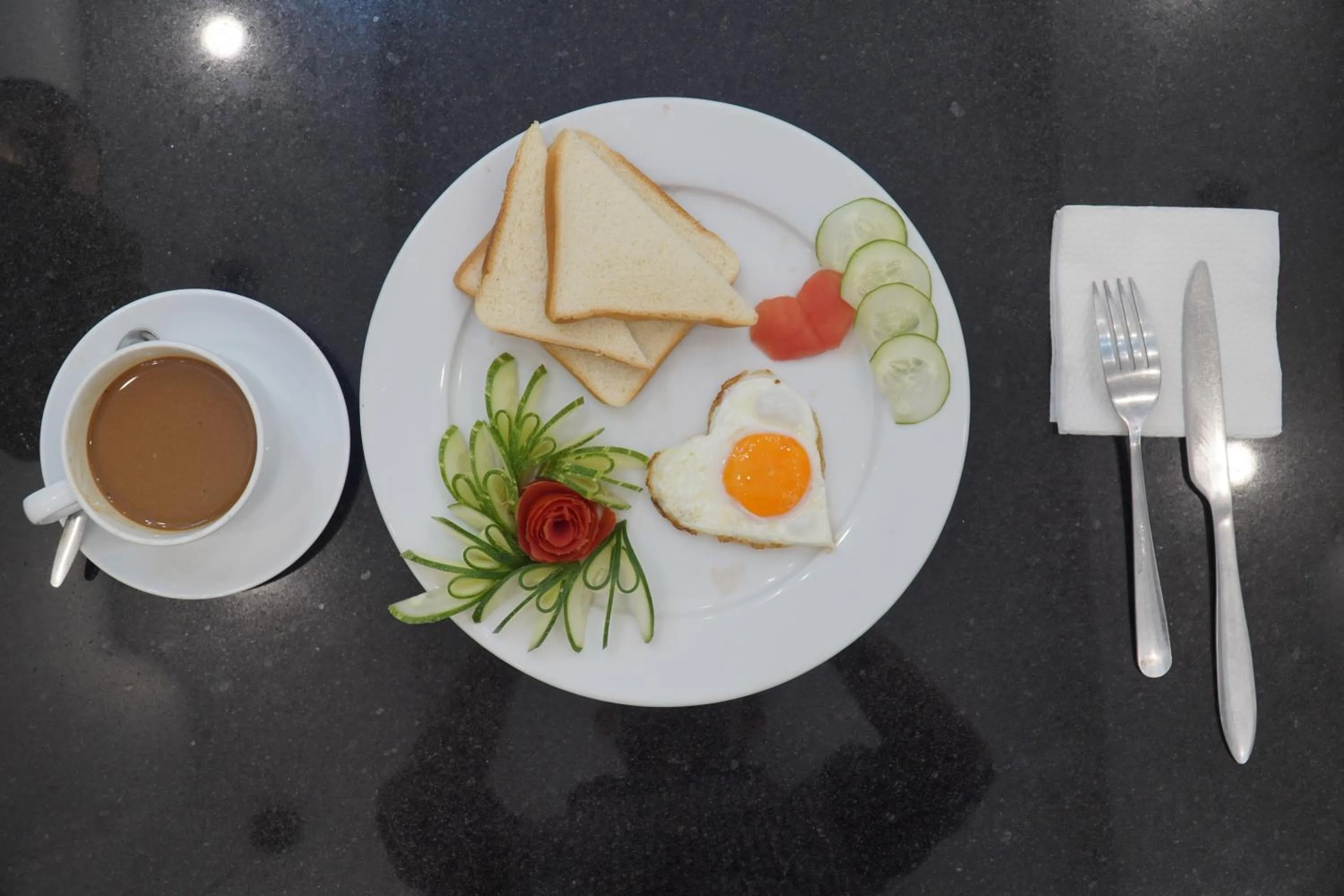 Breakfast in Thức at 3am - Old Quarter Hanoi Lotus