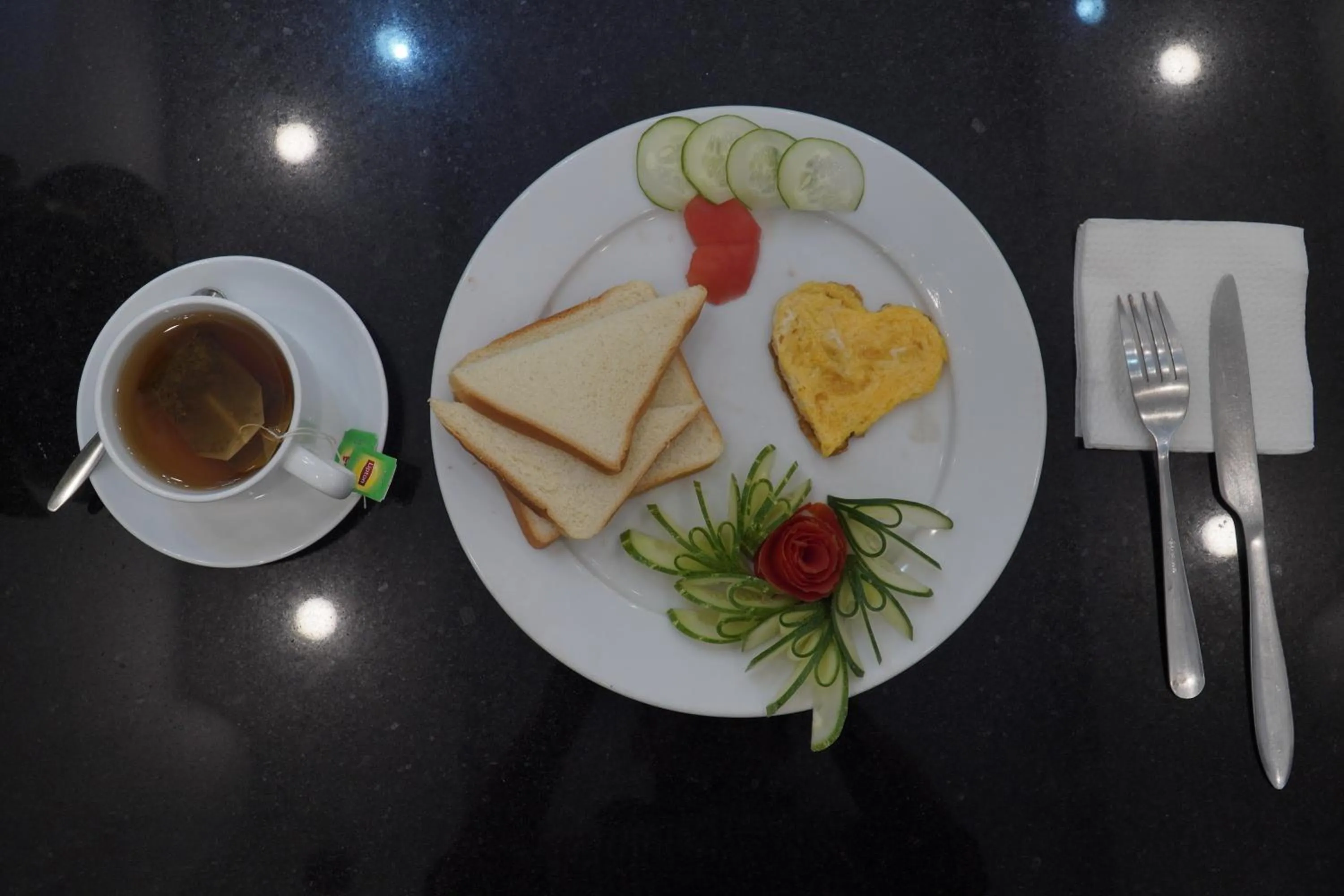 Breakfast in Thức at 3am - Old Quarter Hanoi Lotus