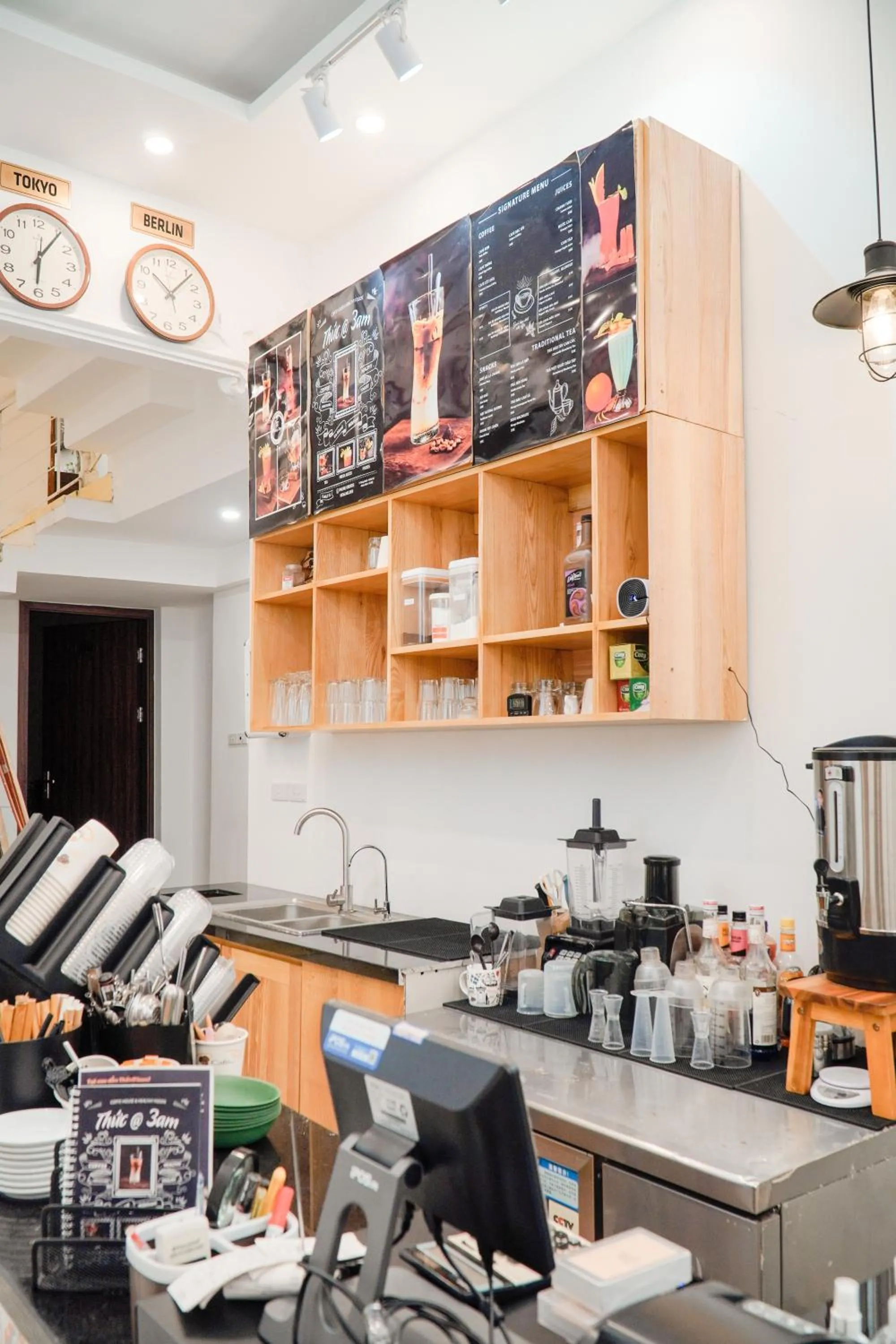 Restaurant/places to eat in Thức at 3am - Old Quarter Hanoi Lotus