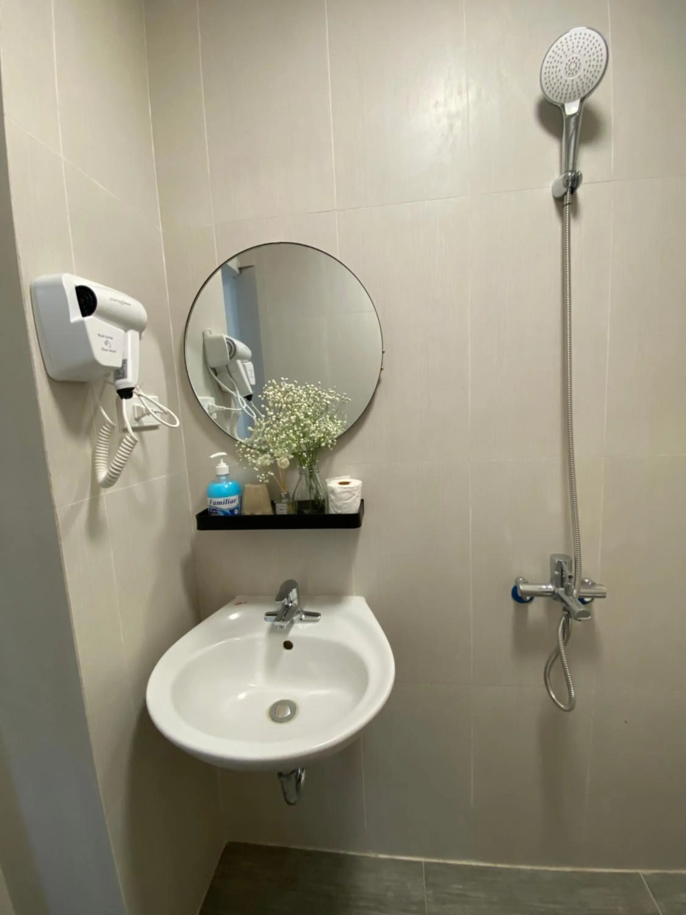 Bathroom in Thức at 3am - Old Quarter Hanoi Lotus