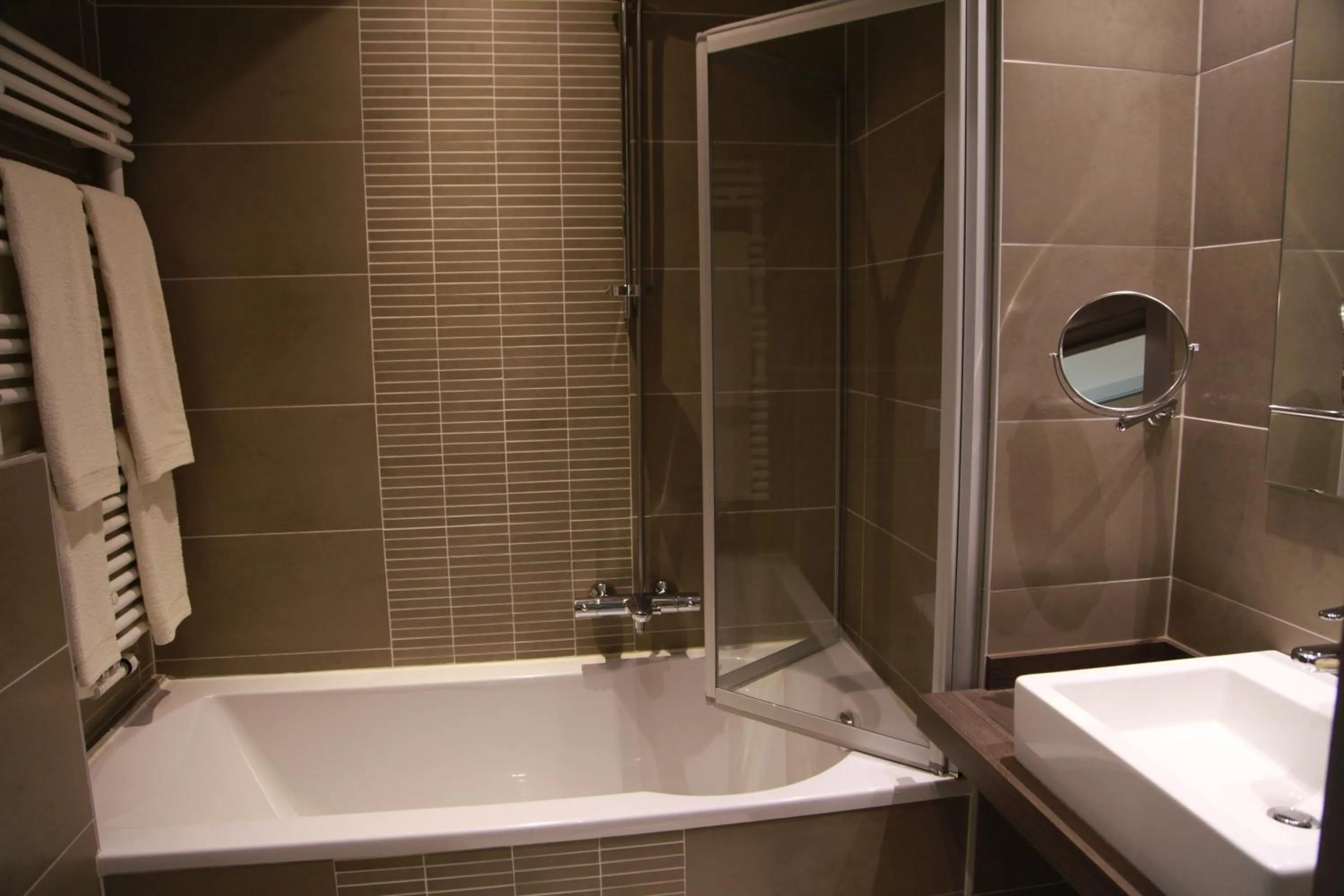 Bathroom in Hotel Callecanes