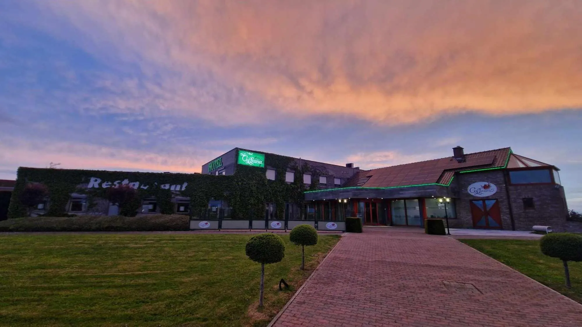 Property building in Hotel Callecanes